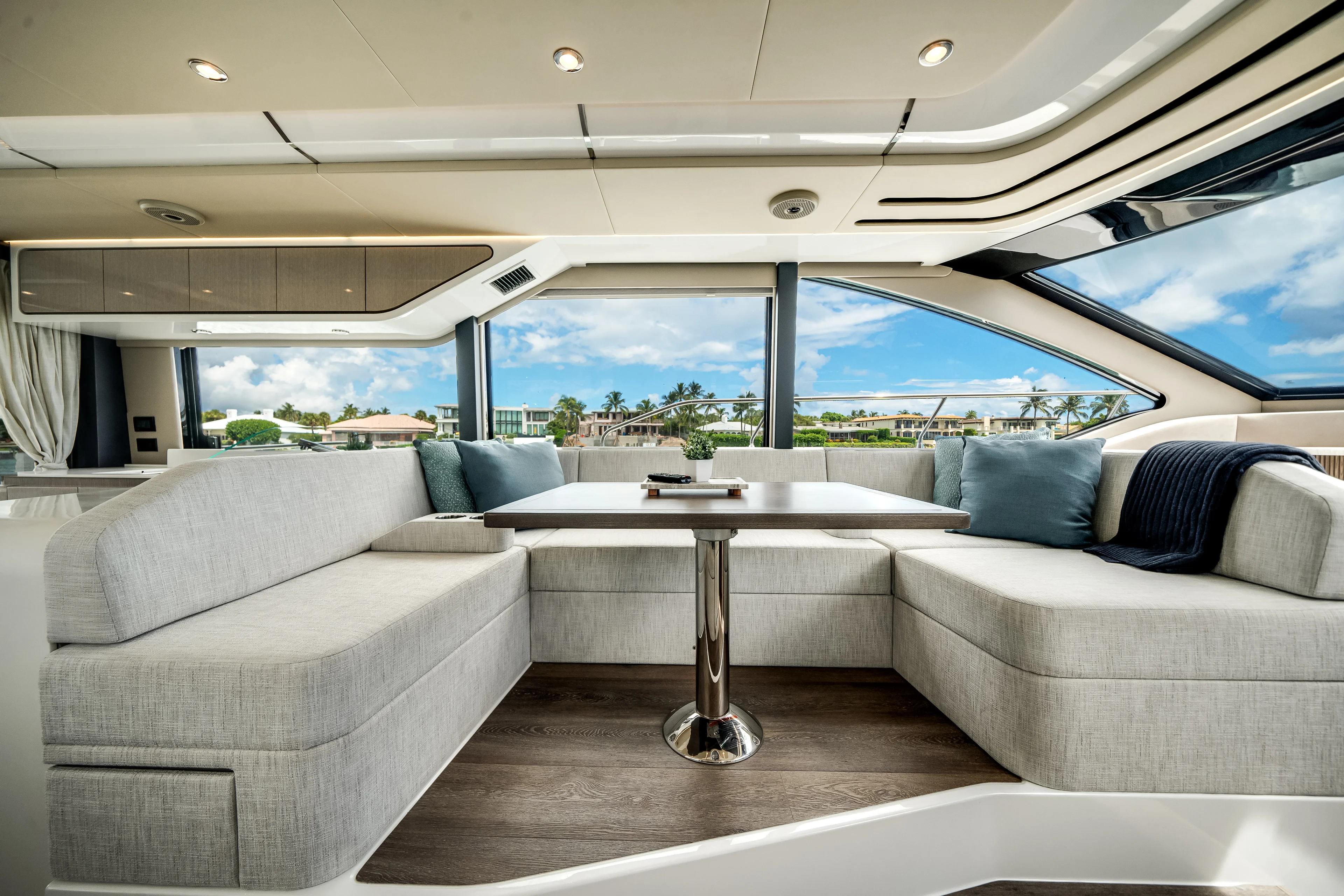 2026 Cruisers Yachts 57 Fly Image Thumbnail #28