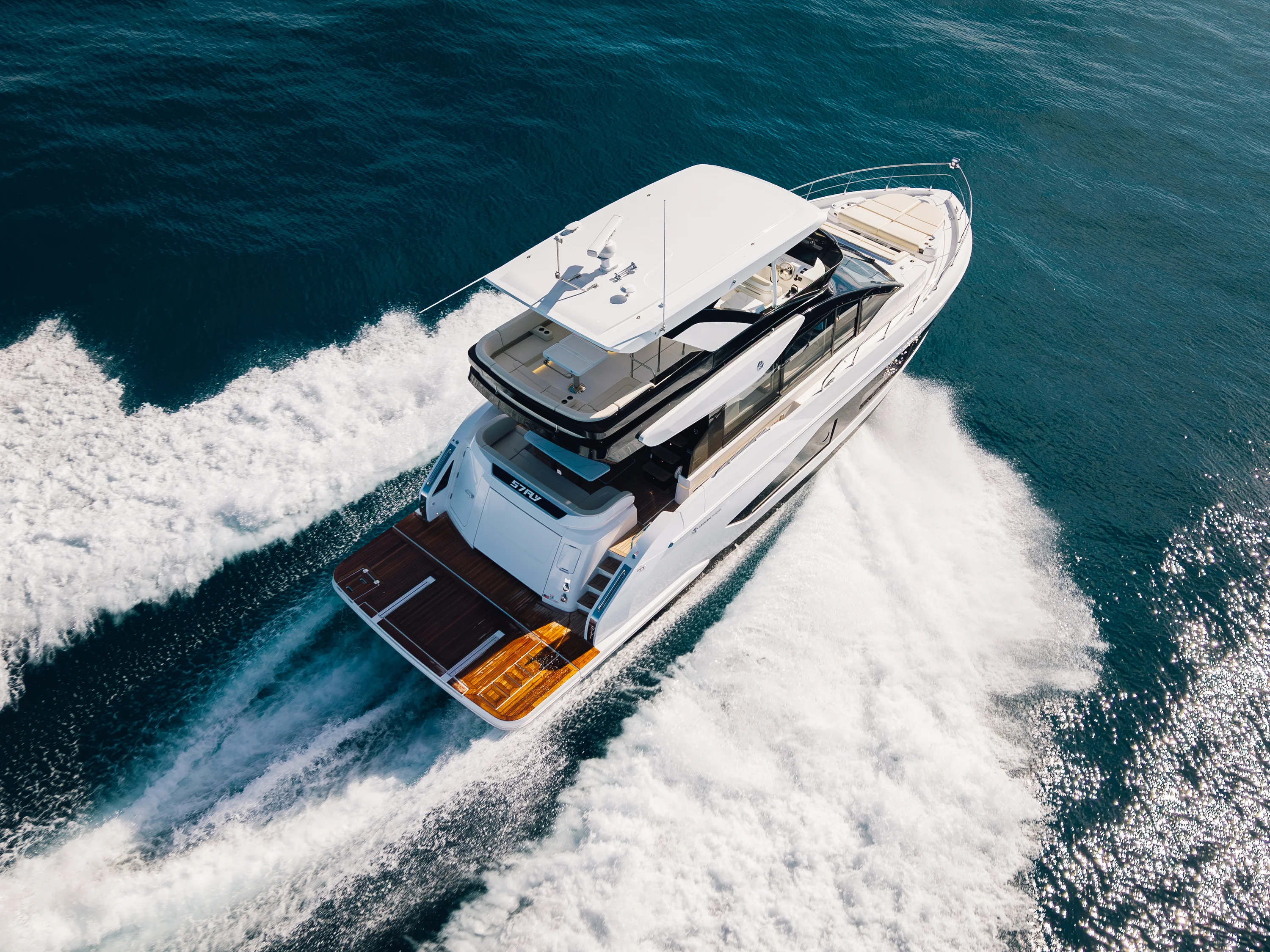 2026 Cruisers Yachts 57 FLY Image Thumbnail #4