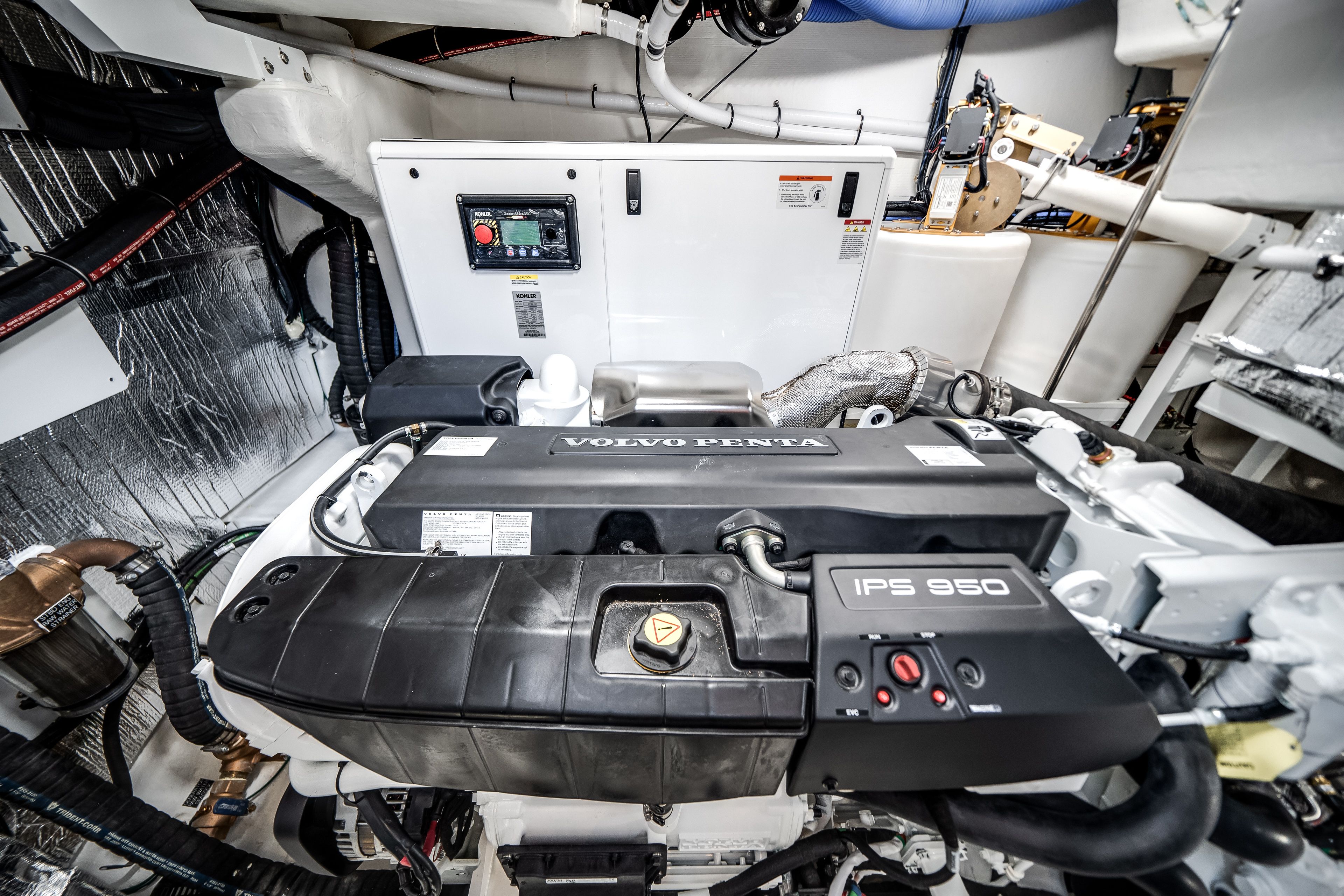 2026 Cruisers Yachts 57 Fly Image Thumbnail #76