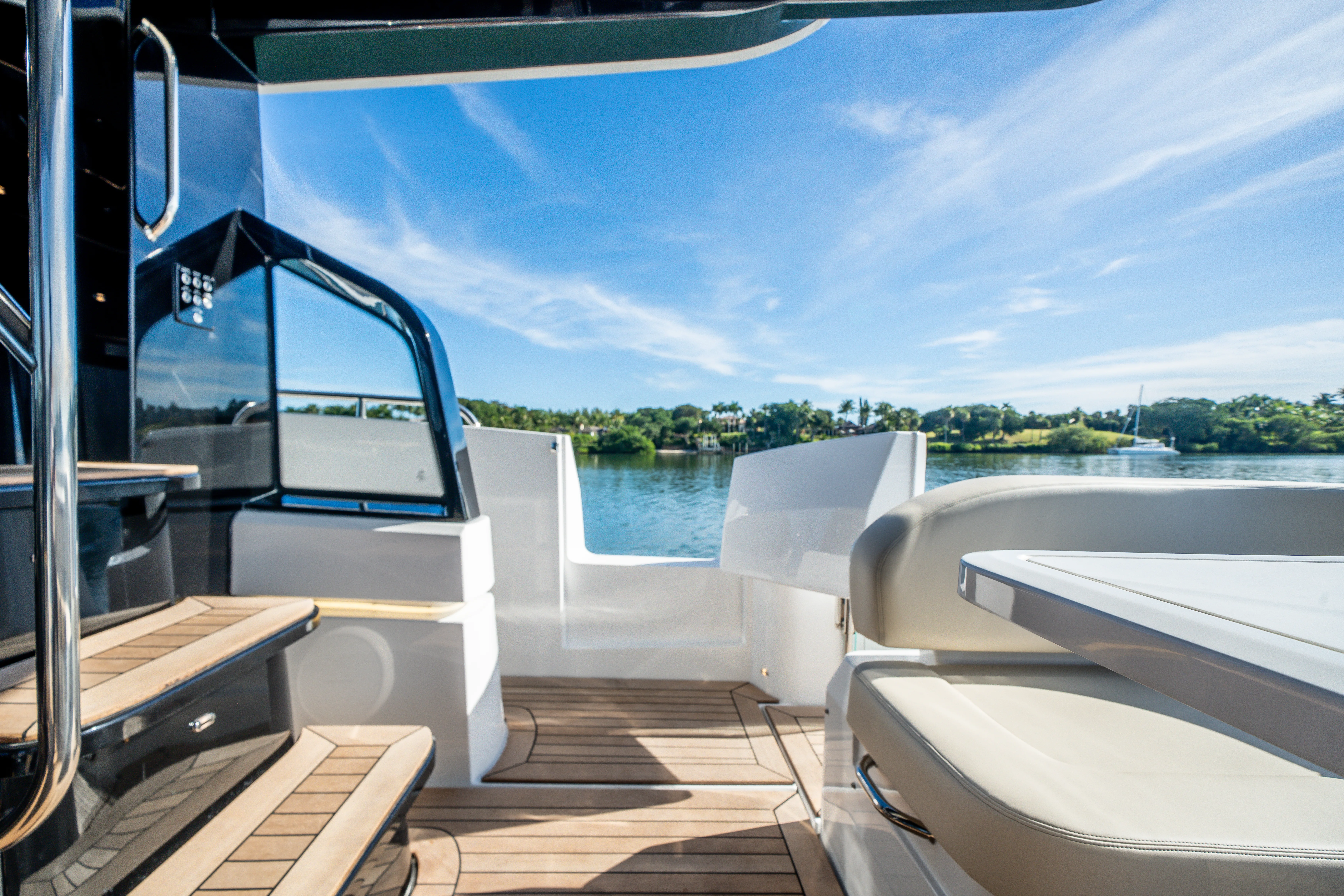 2026 Cruisers Yachts 57 Fly Image Thumbnail #17