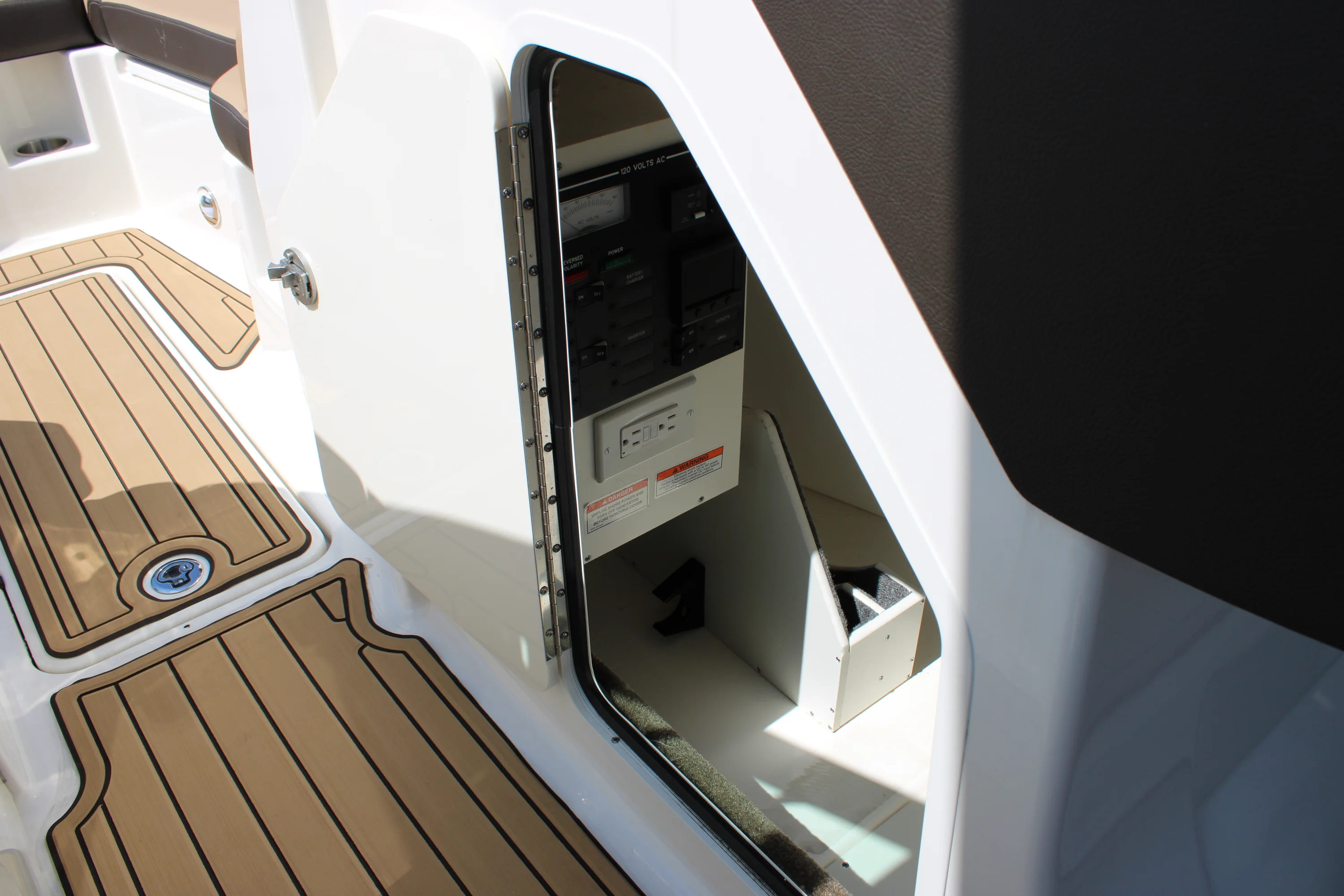 2026 Sea Ray SDX 290 Image Thumbnail #35