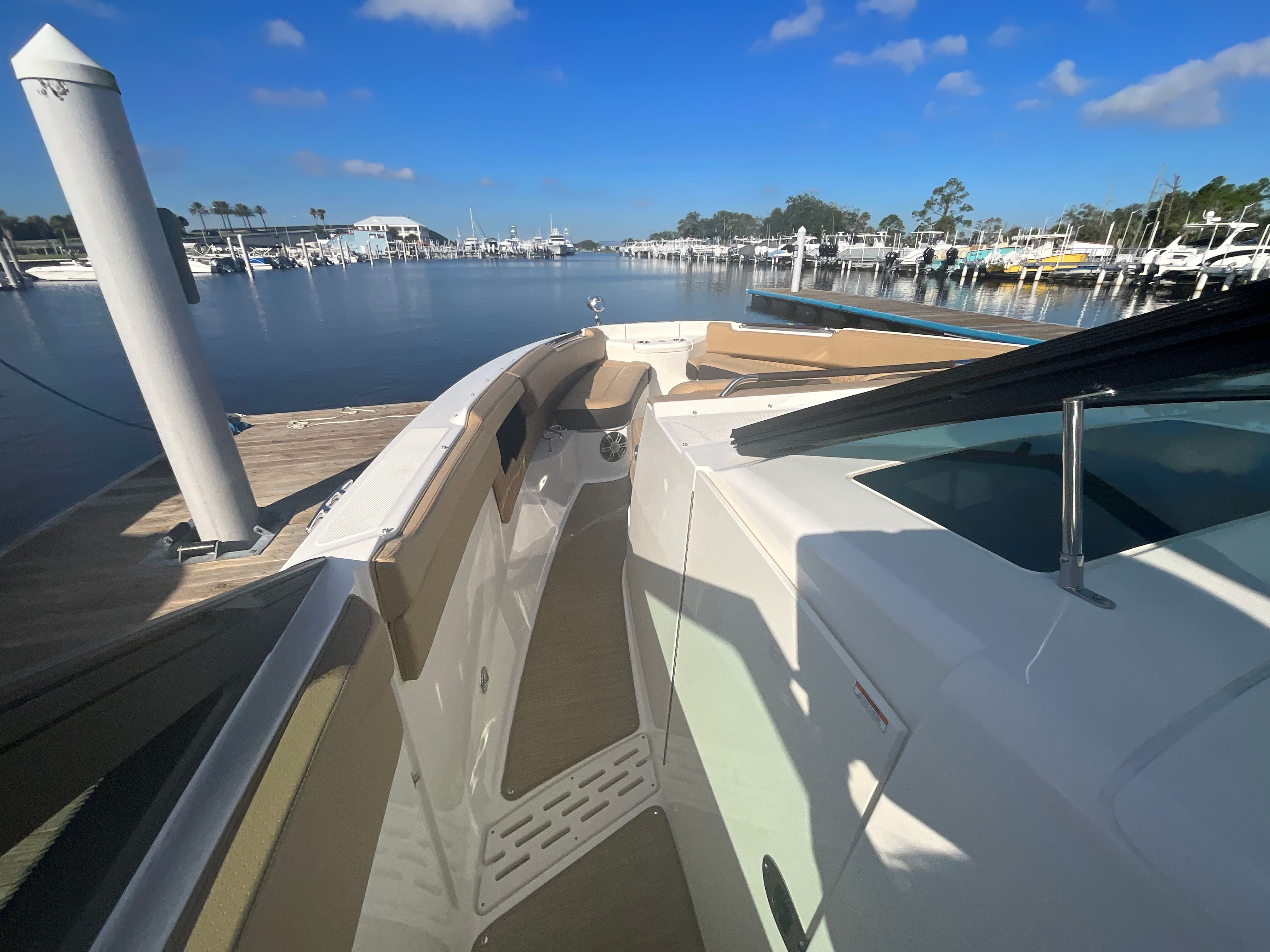 2026 Sea Ray SLX 400 Outboard Image Thumbnail #27