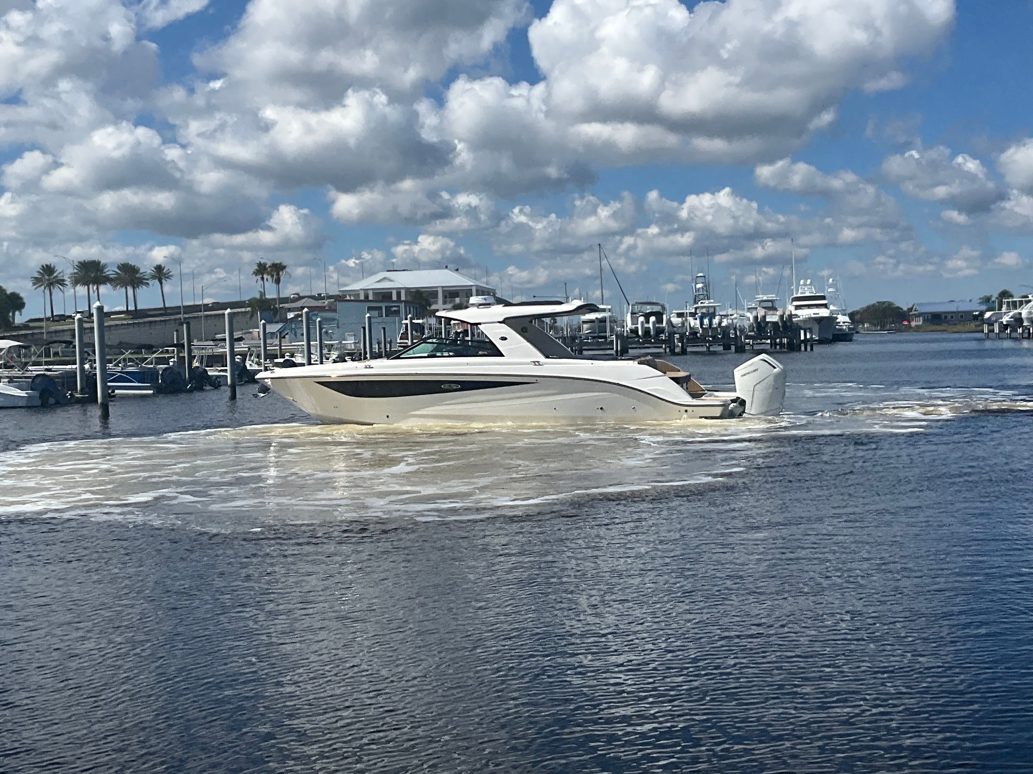 2026 Sea Ray SLX 400 Outboard Image Thumbnail #0