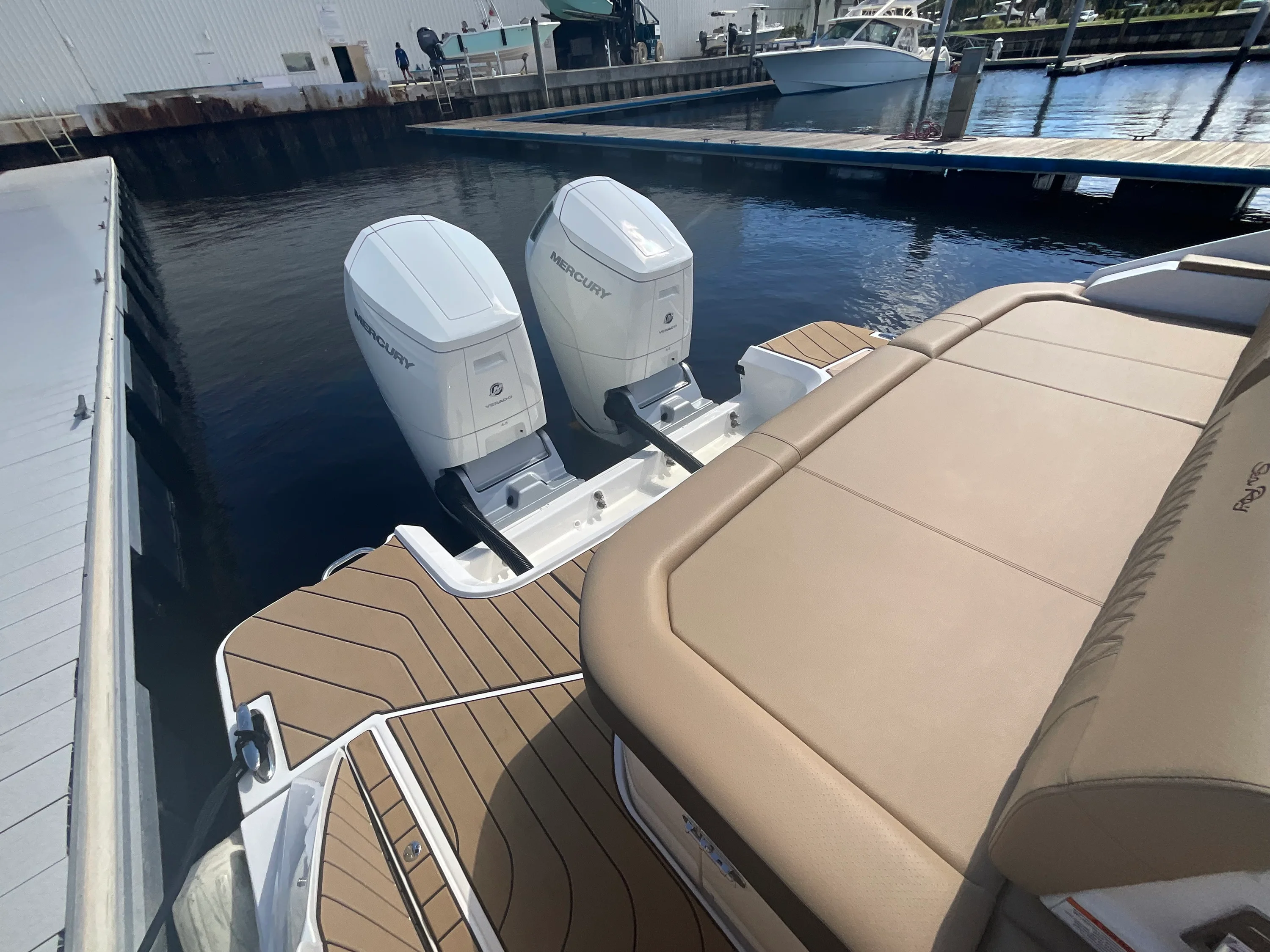 2026 Sea Ray SLX 400 Outboard Image Thumbnail #12