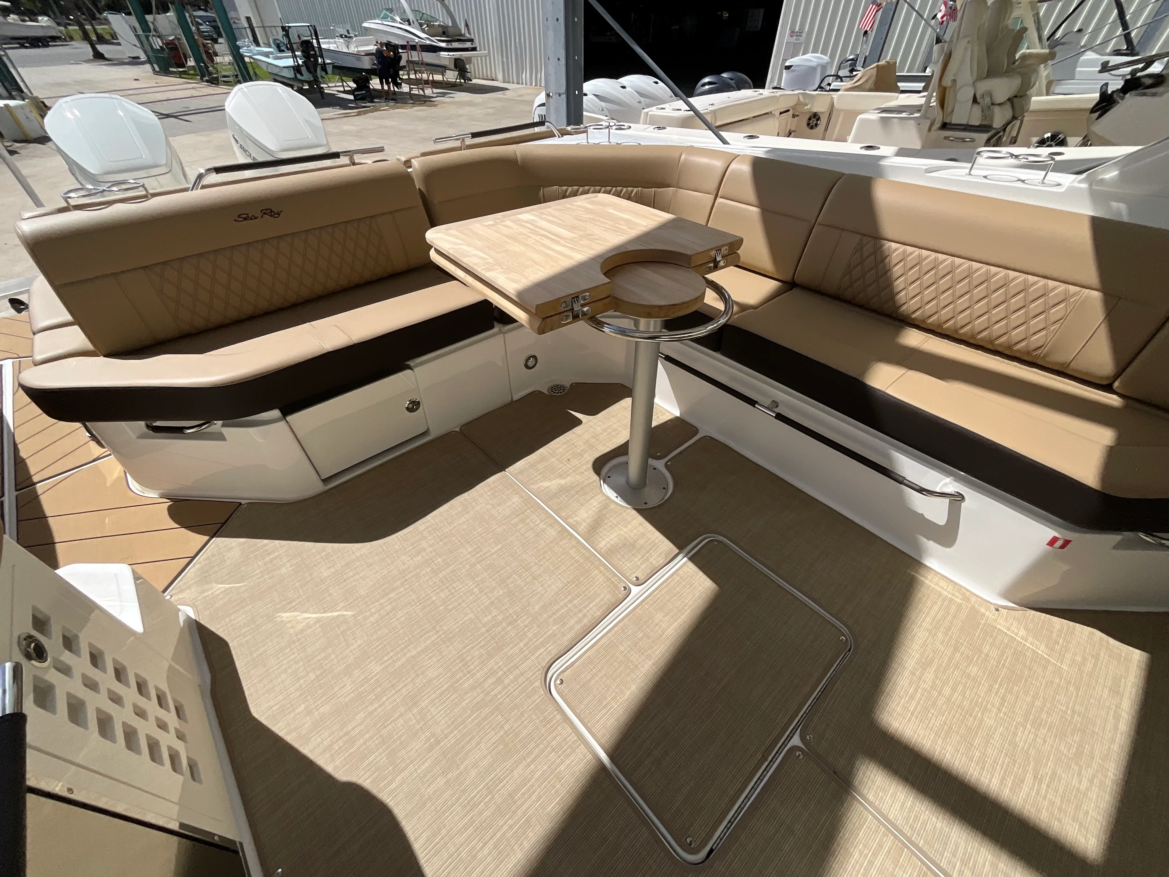 2026 Sea Ray SLX 400 Outboard Image Thumbnail #29