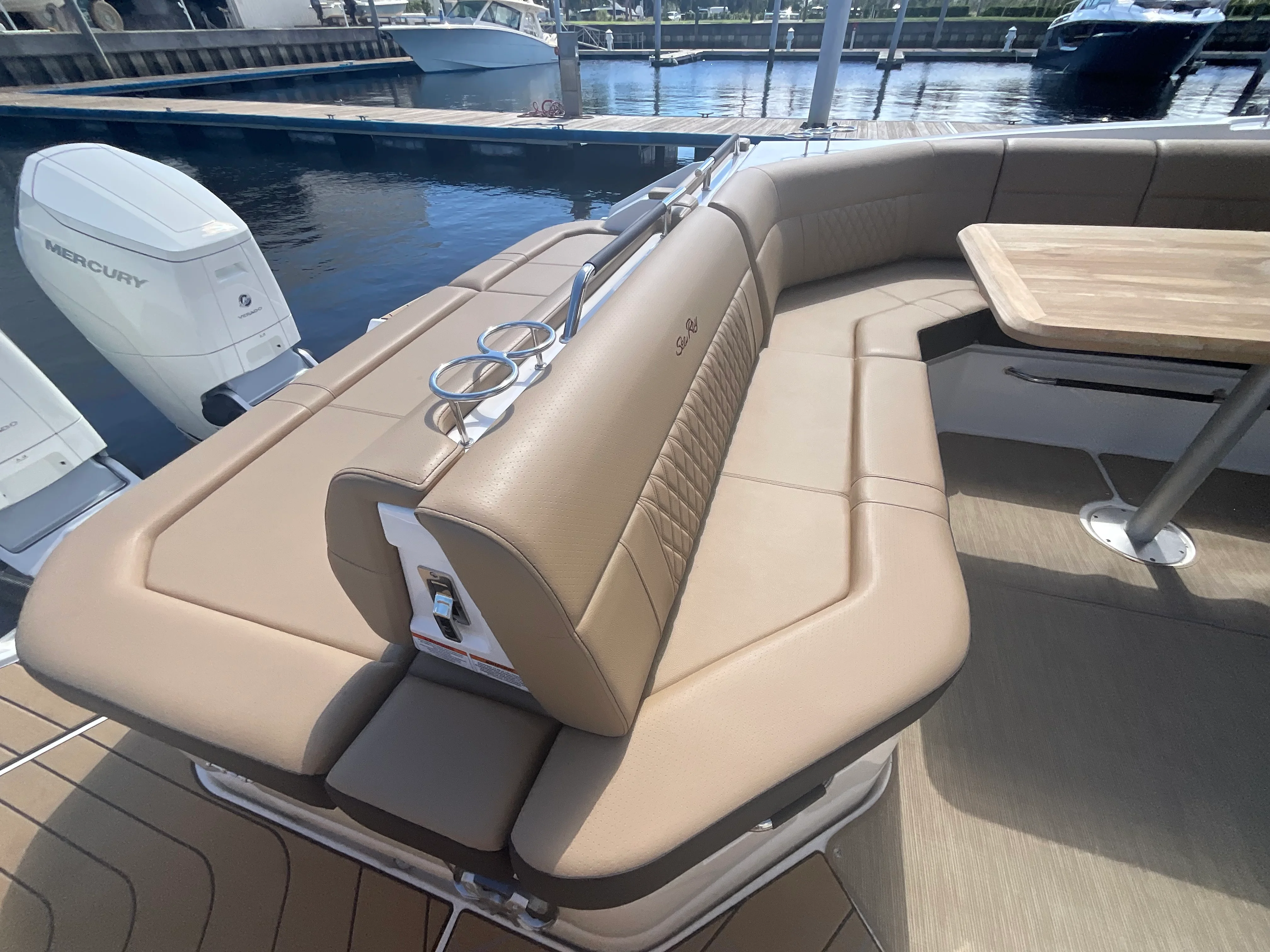 2026 Sea Ray SLX 400 Outboard Image Thumbnail #20