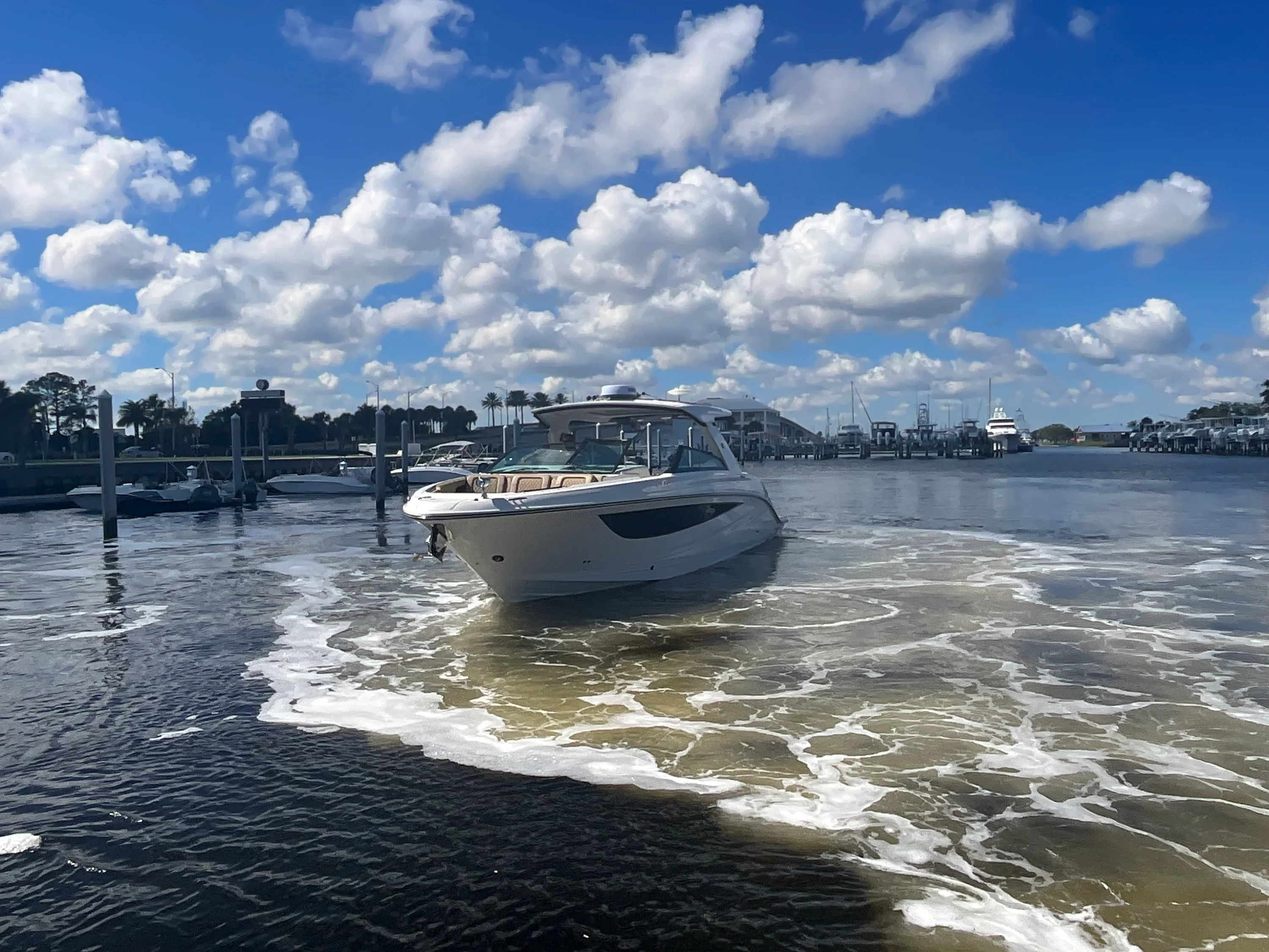 2026 Sea Ray SLX 400 Outboard Image Thumbnail #37