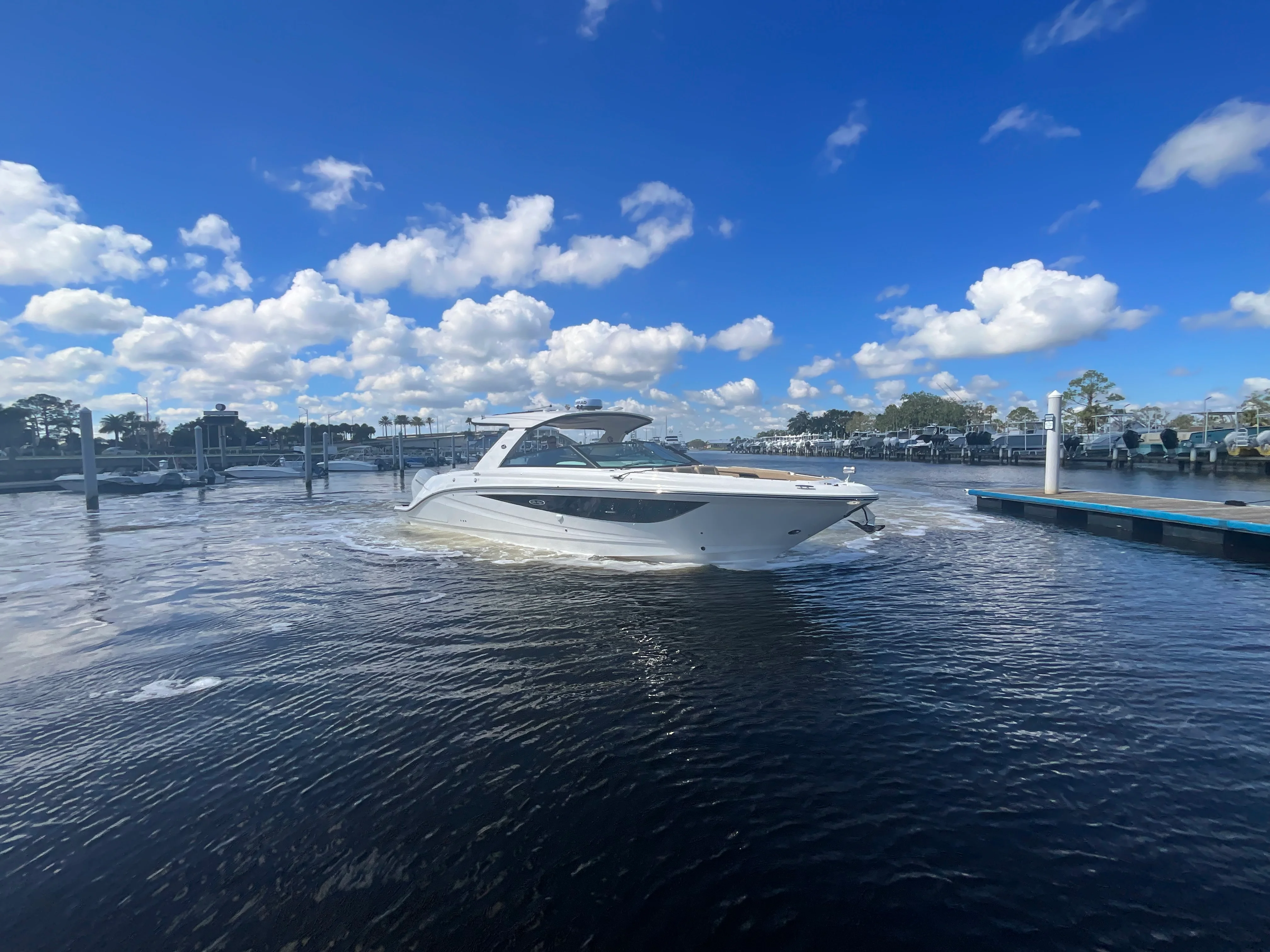 2026 Sea Ray SLX 400 Outboard Image Thumbnail #40