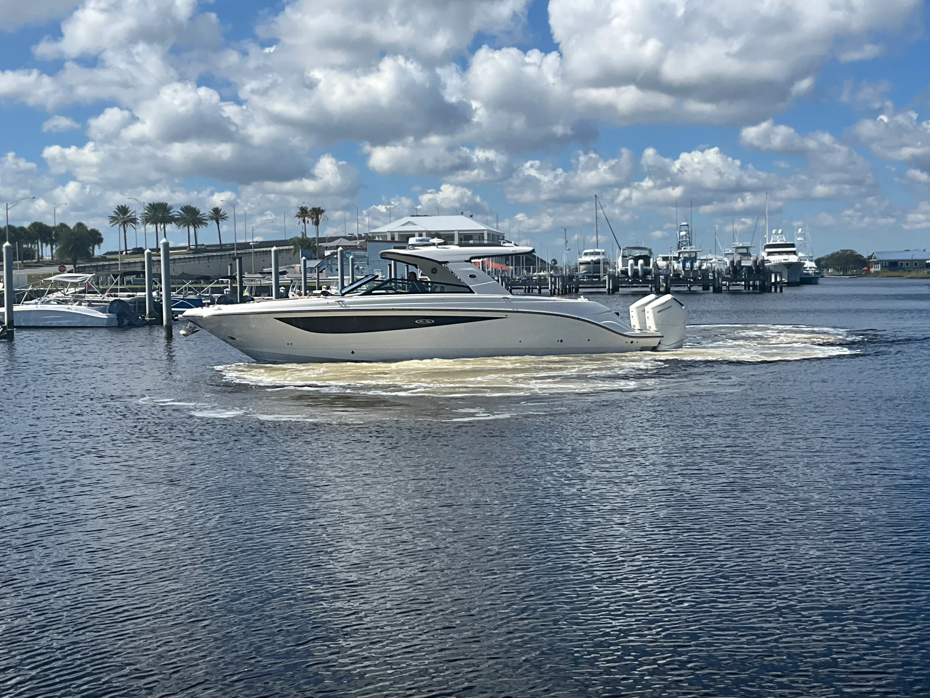 2026 Sea Ray SLX 400 Outboard Image Thumbnail #2