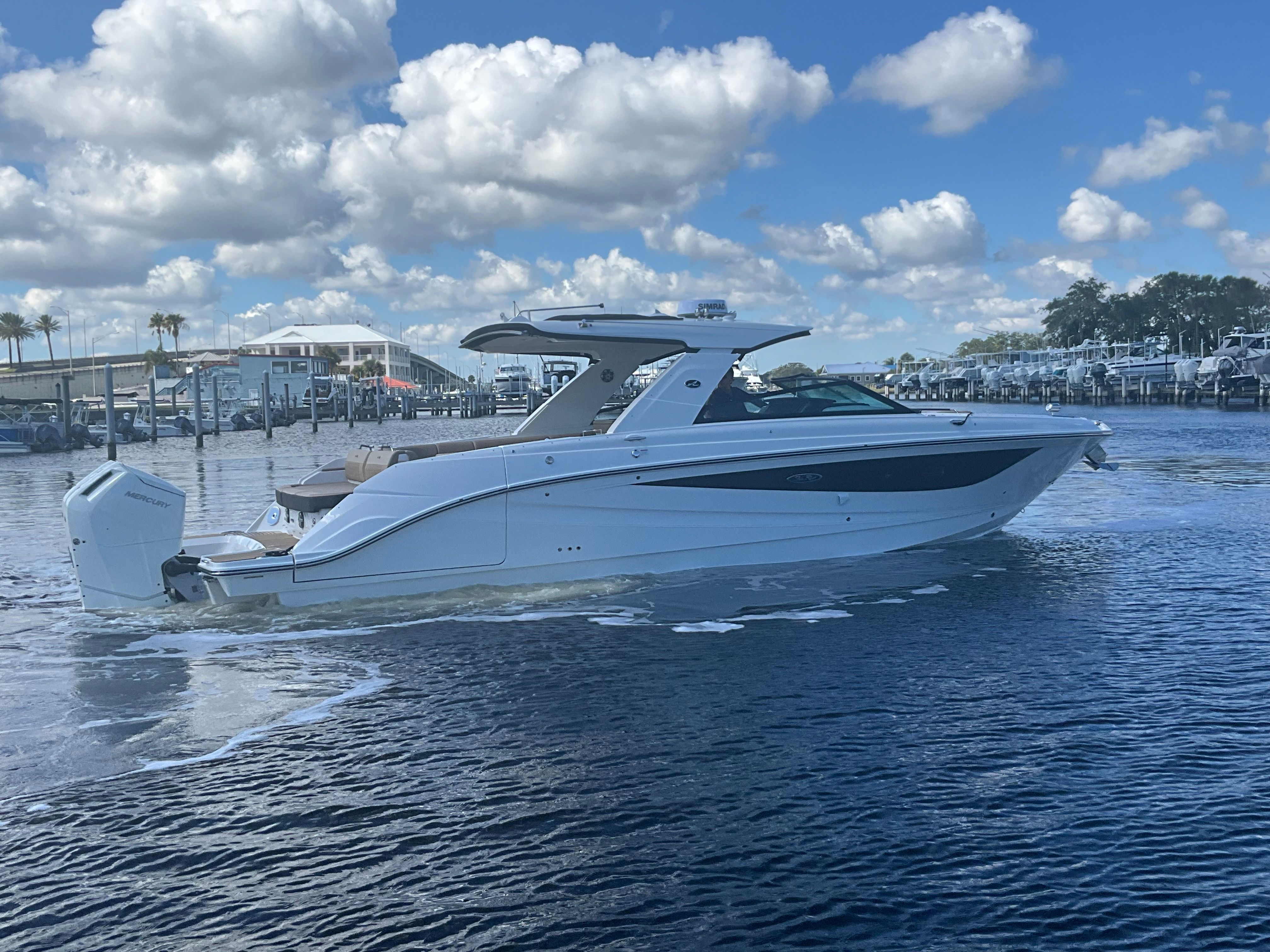 2026 Sea Ray SLX 400 Outboard Image Thumbnail #3