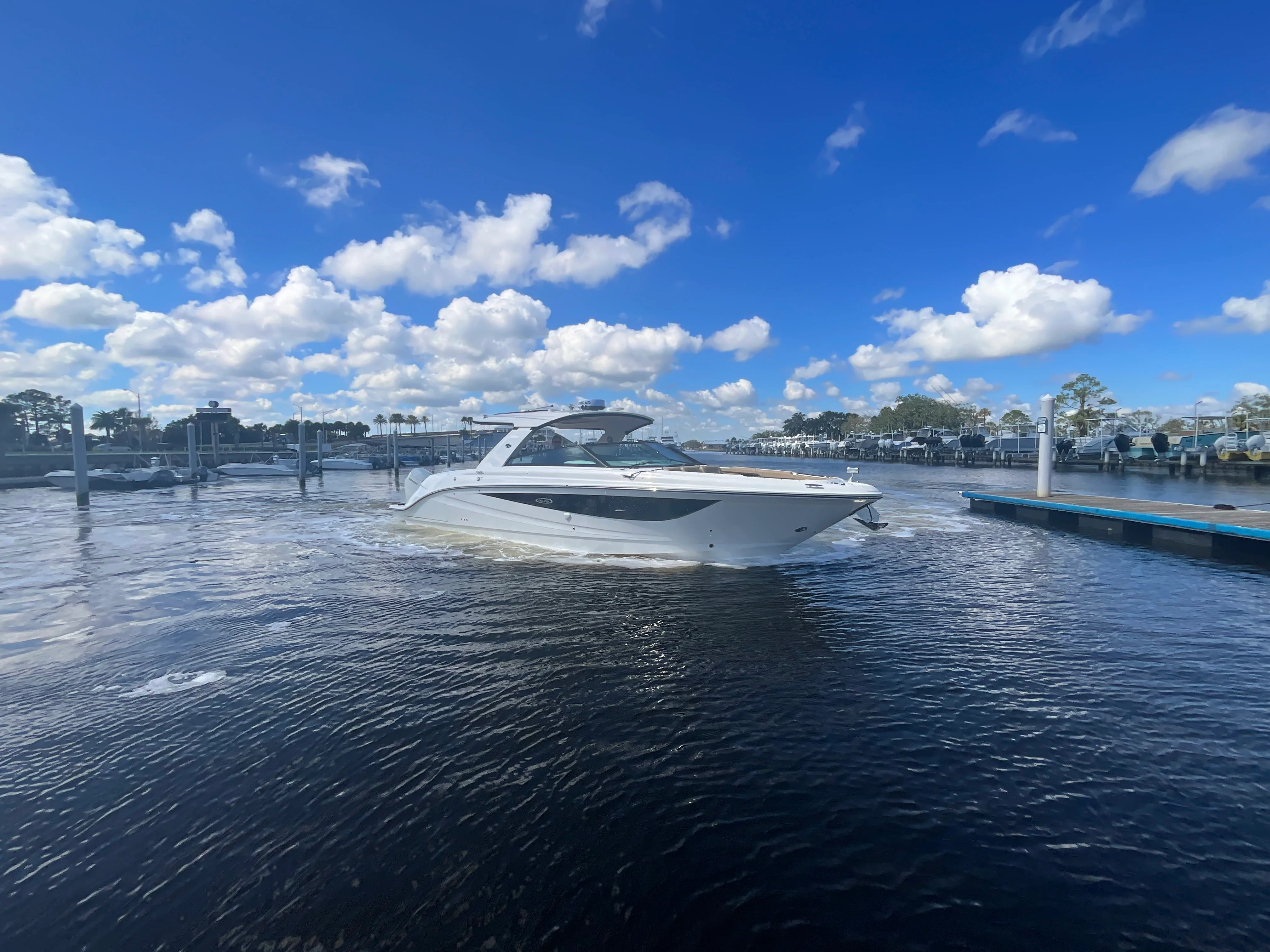 2026 Sea Ray SLX 400 Outboard Image Thumbnail #25