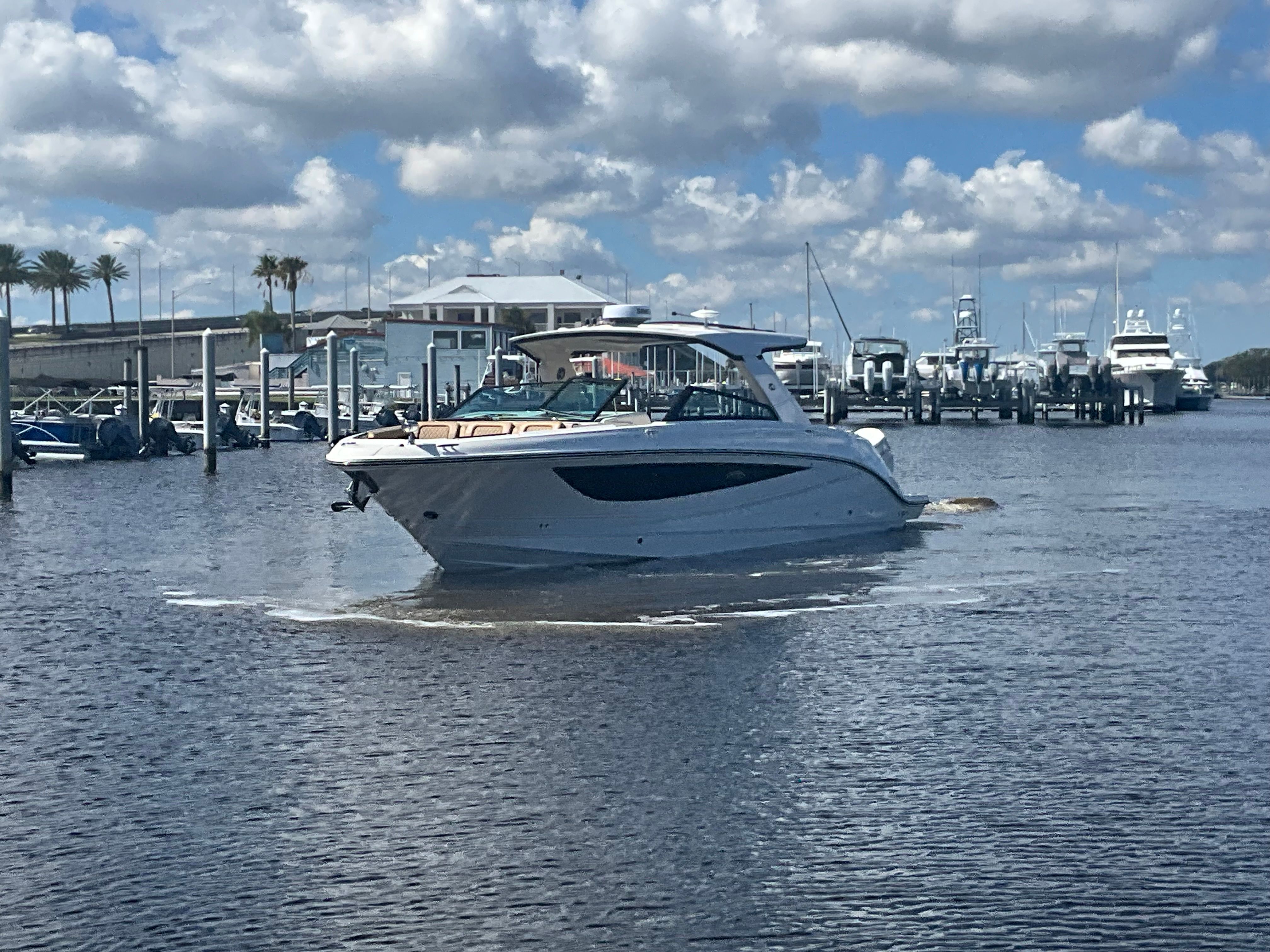 2026 Sea Ray SLX 400 Outboard Image Thumbnail #6