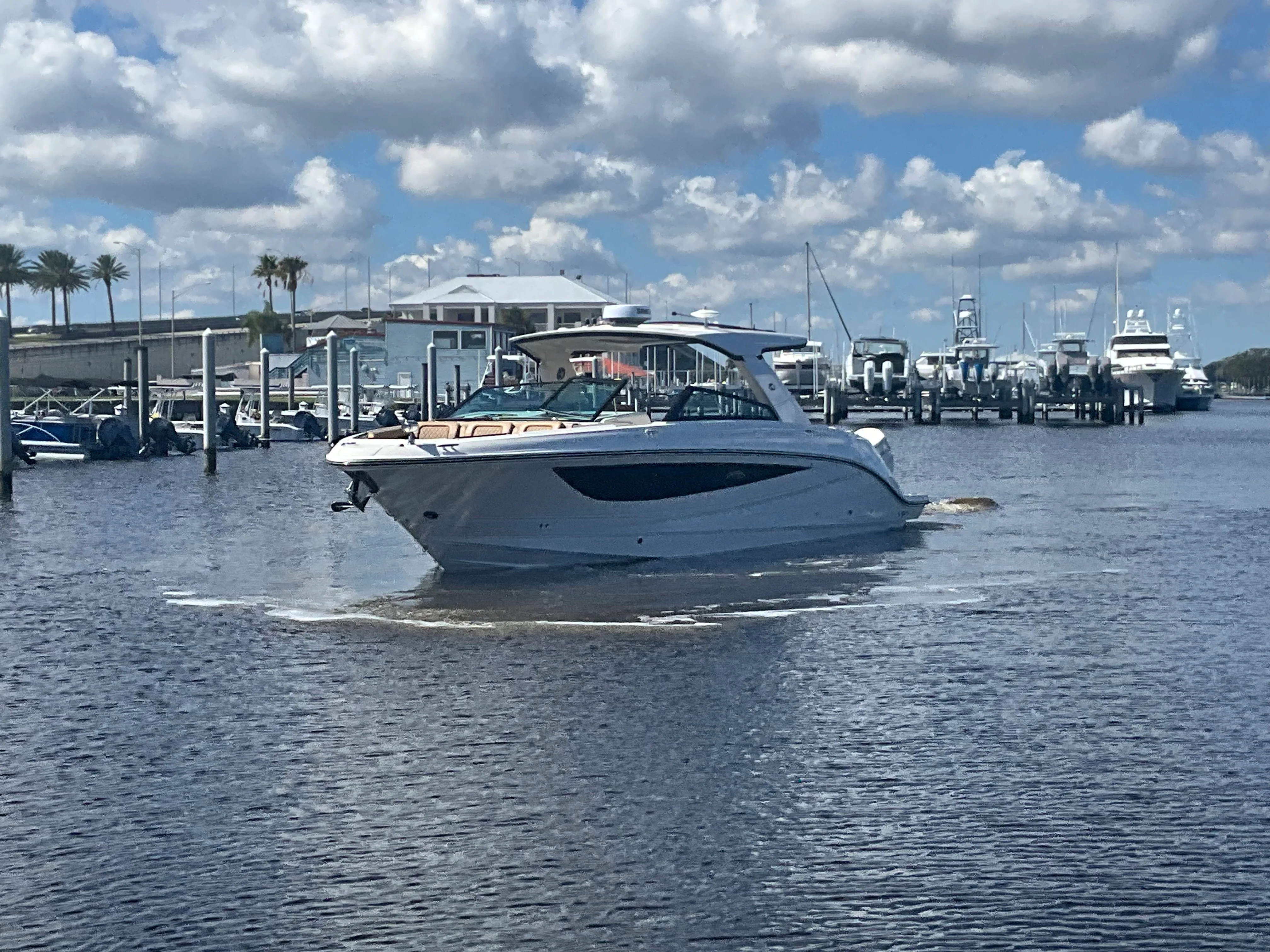 2026 Sea Ray SLX 400 Outboard Image Thumbnail #6