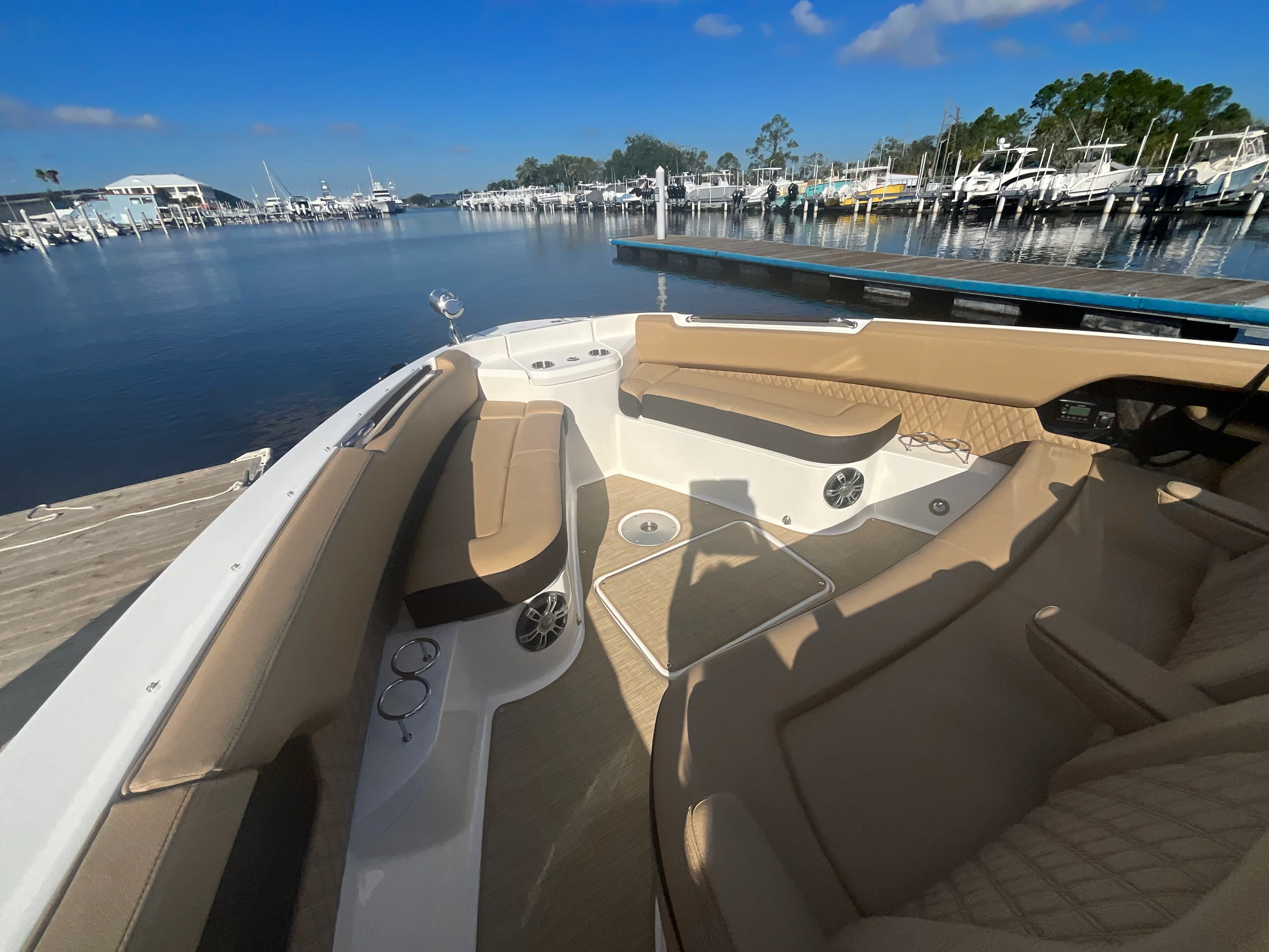 2026 Sea Ray SLX 400 Outboard Image Thumbnail #22