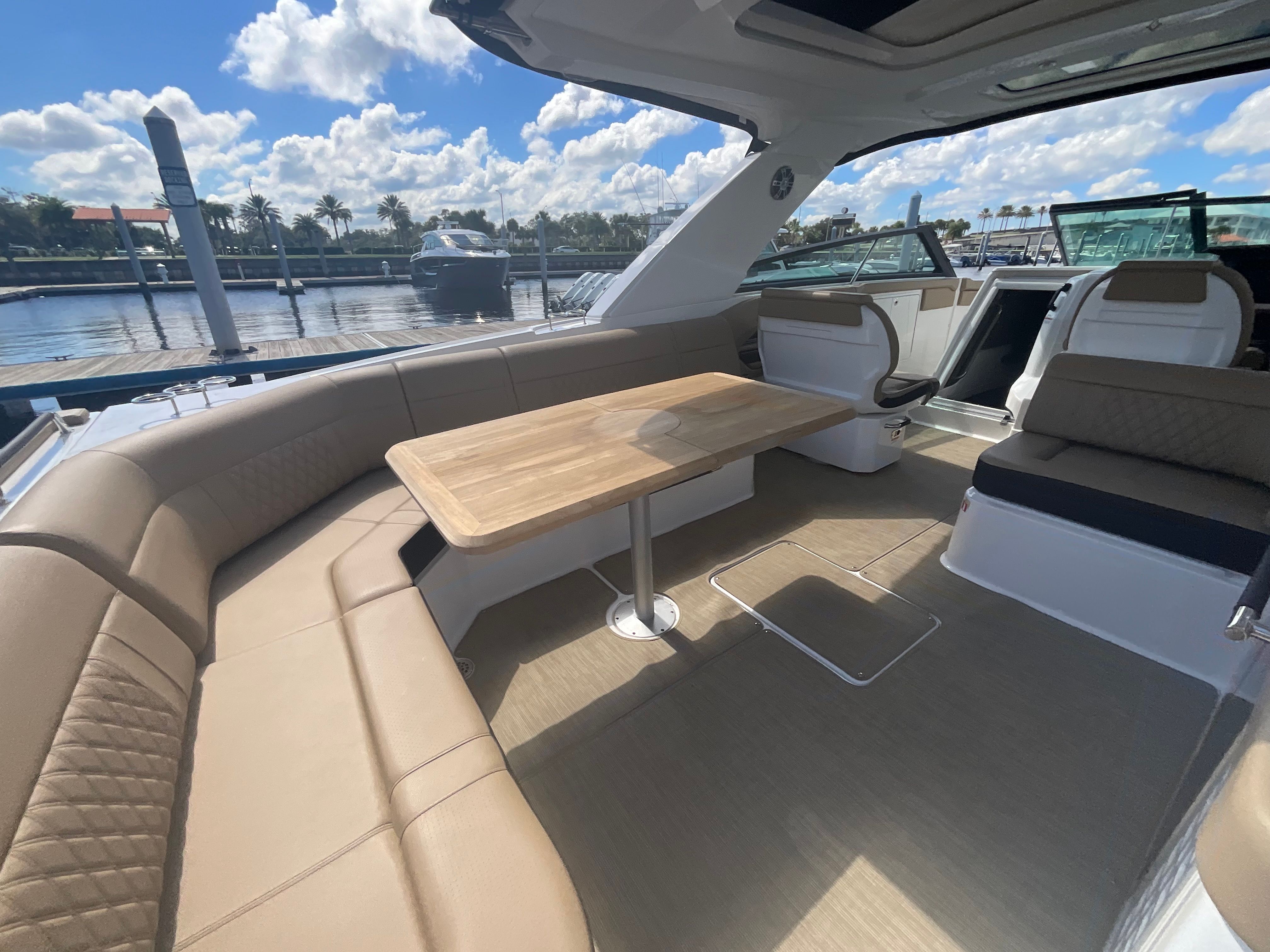 2026 Sea Ray SLX 400 Outboard Image Thumbnail #9