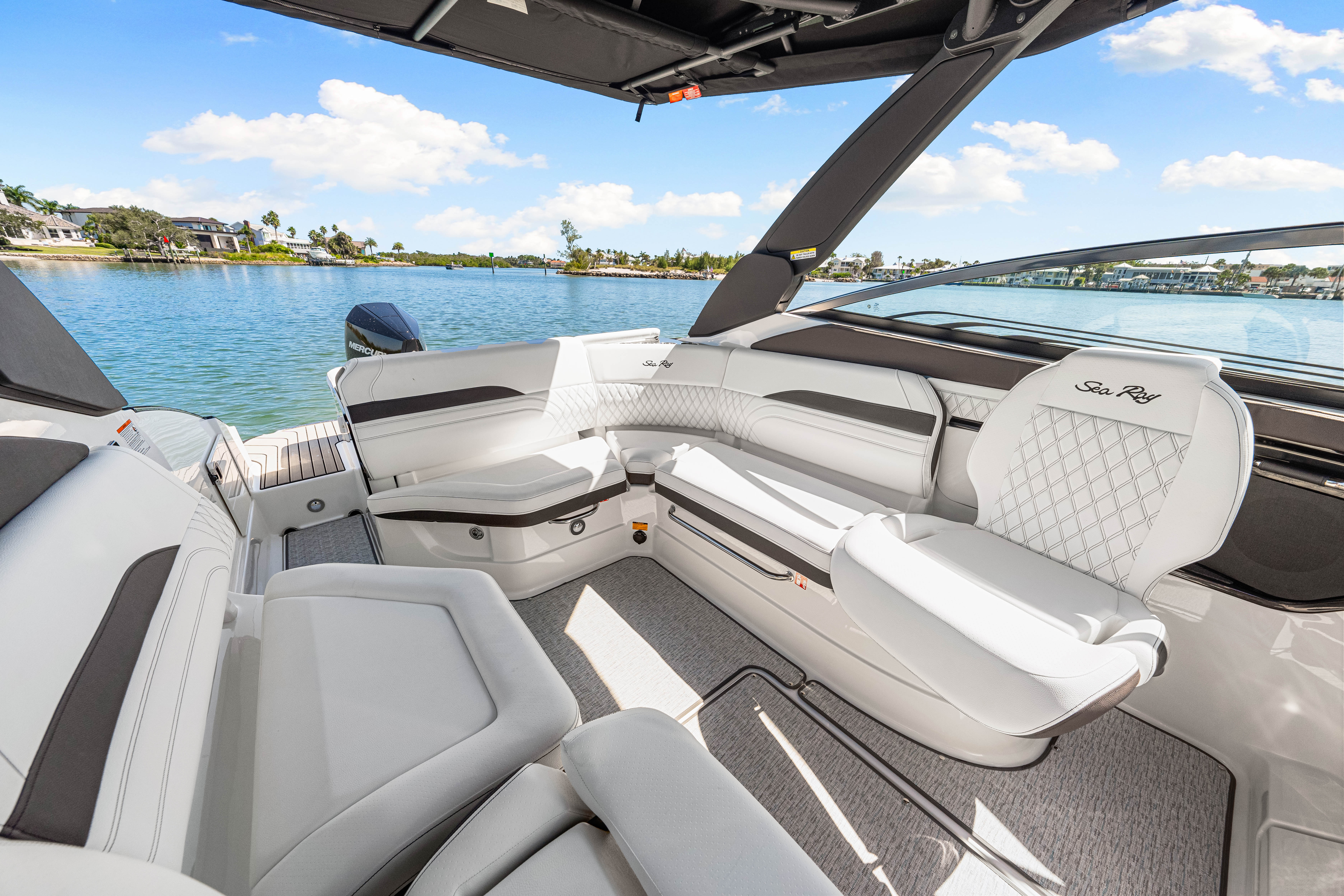 2026 Sea Ray SLX 260 Outboard Image Thumbnail #33