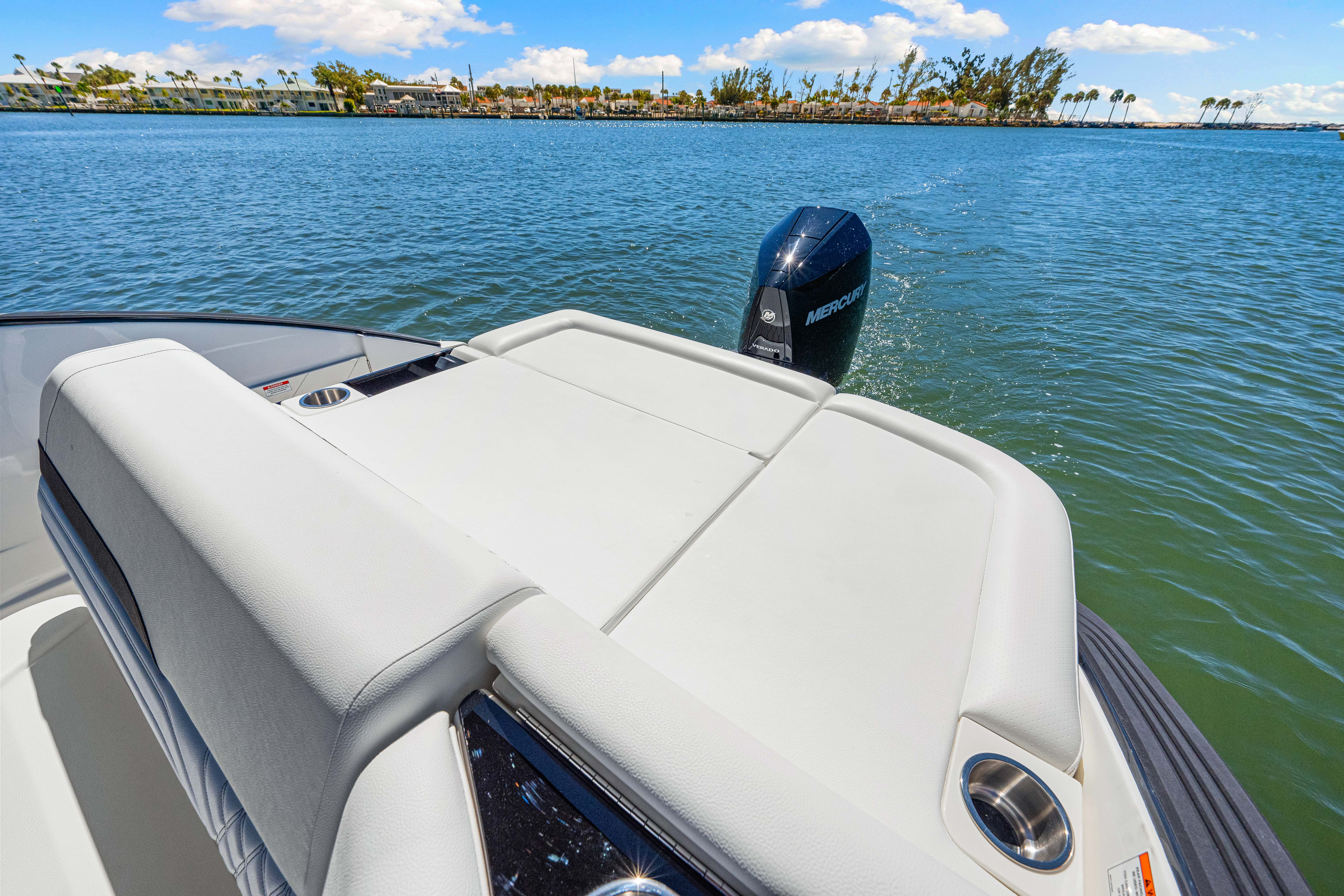 2026 Sea Ray SLX 260 Outboard Image Thumbnail #25