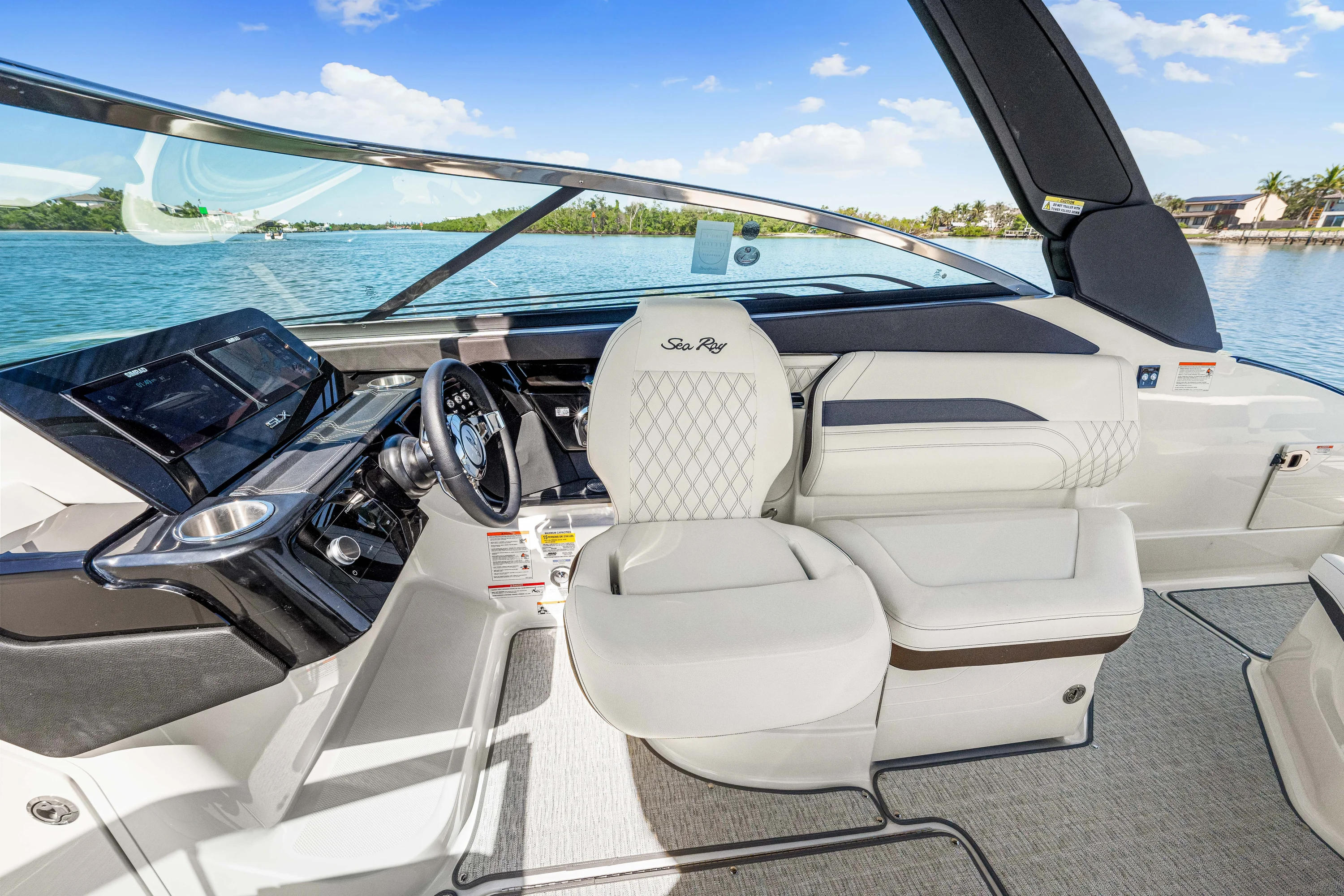 2026 Sea Ray SLX 260 Outboard Image Thumbnail #29