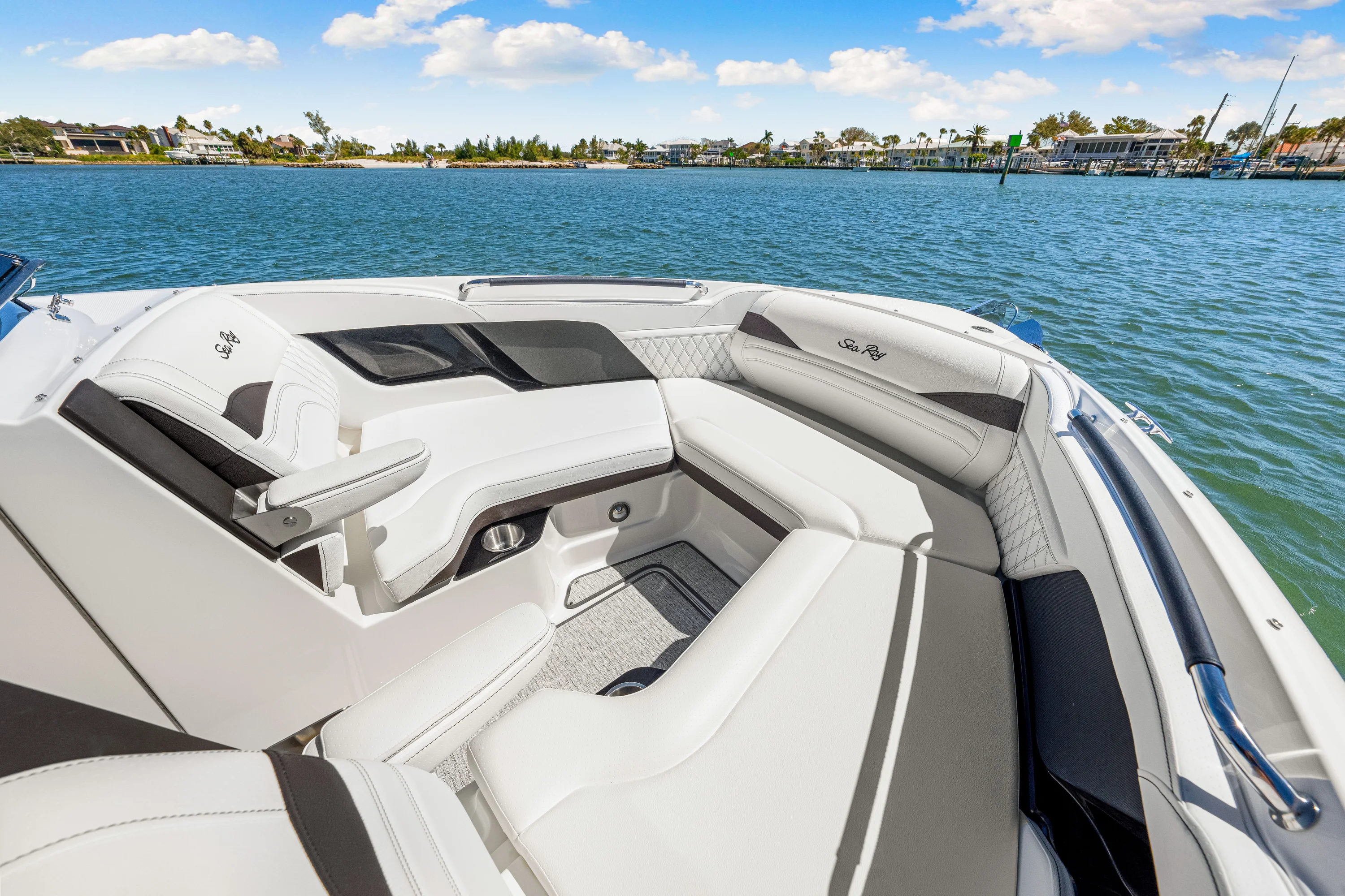 2026 Sea Ray SLX 260 Outboard Image Thumbnail #37