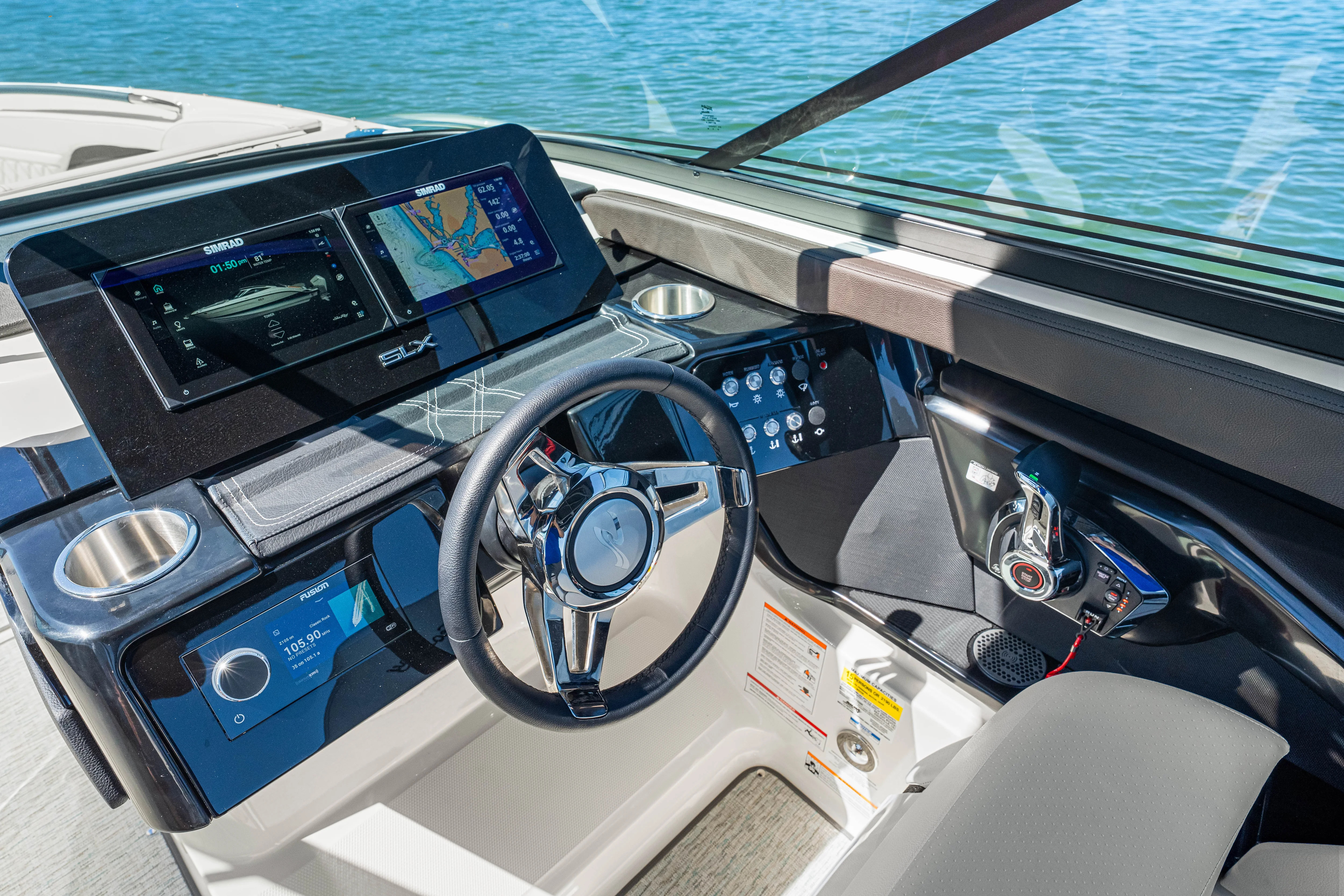 2026 Sea Ray SLX 260 Outboard Image Thumbnail #31