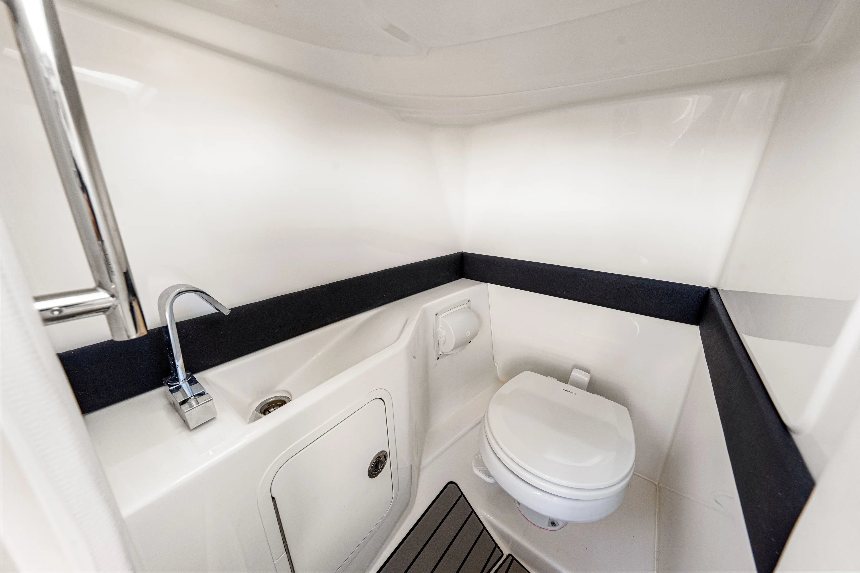 2026 Sea Ray SLX 260 Outboard Image Thumbnail #40