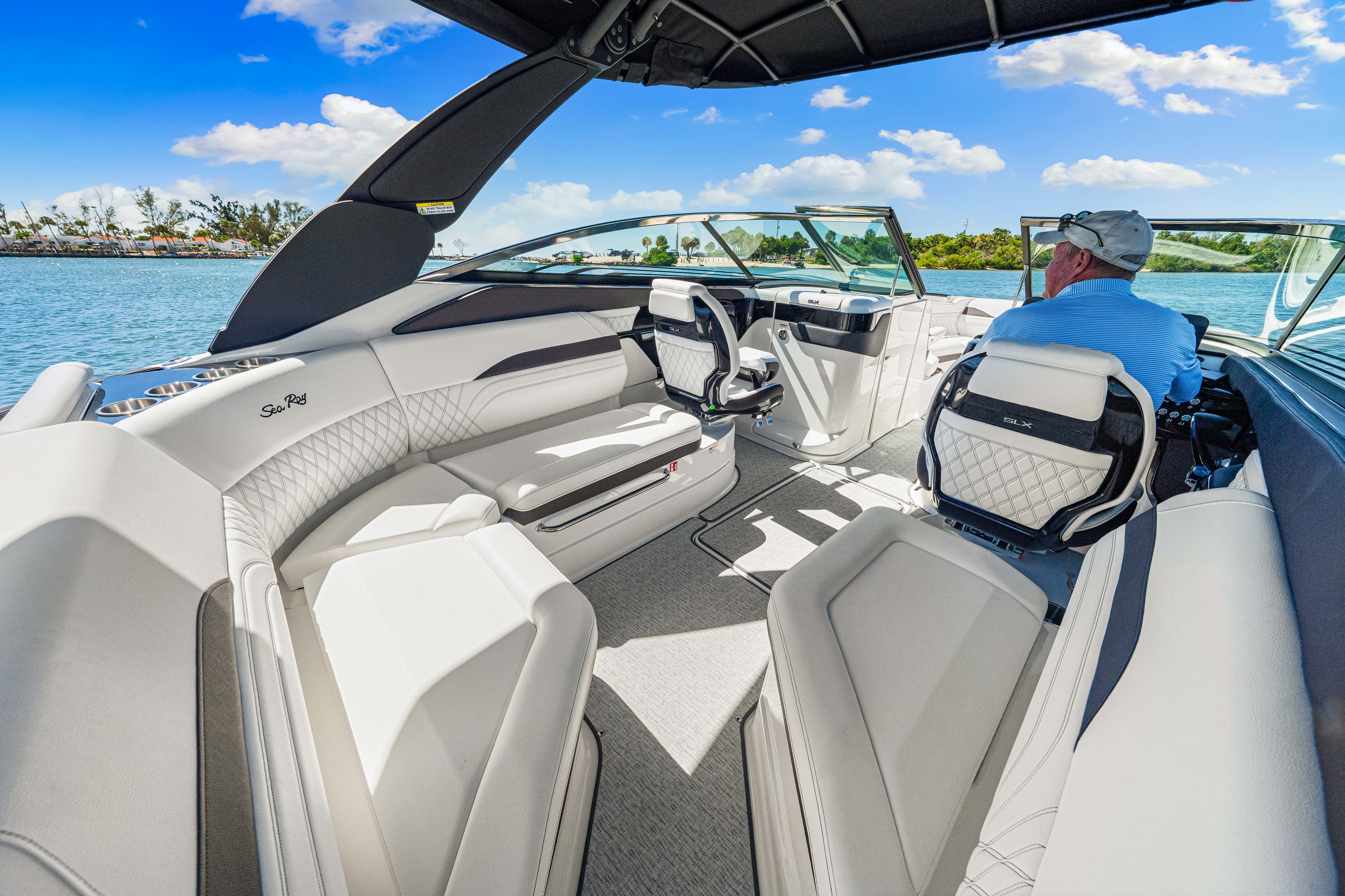 2026 Sea Ray SLX 260 Outboard Image Thumbnail #27