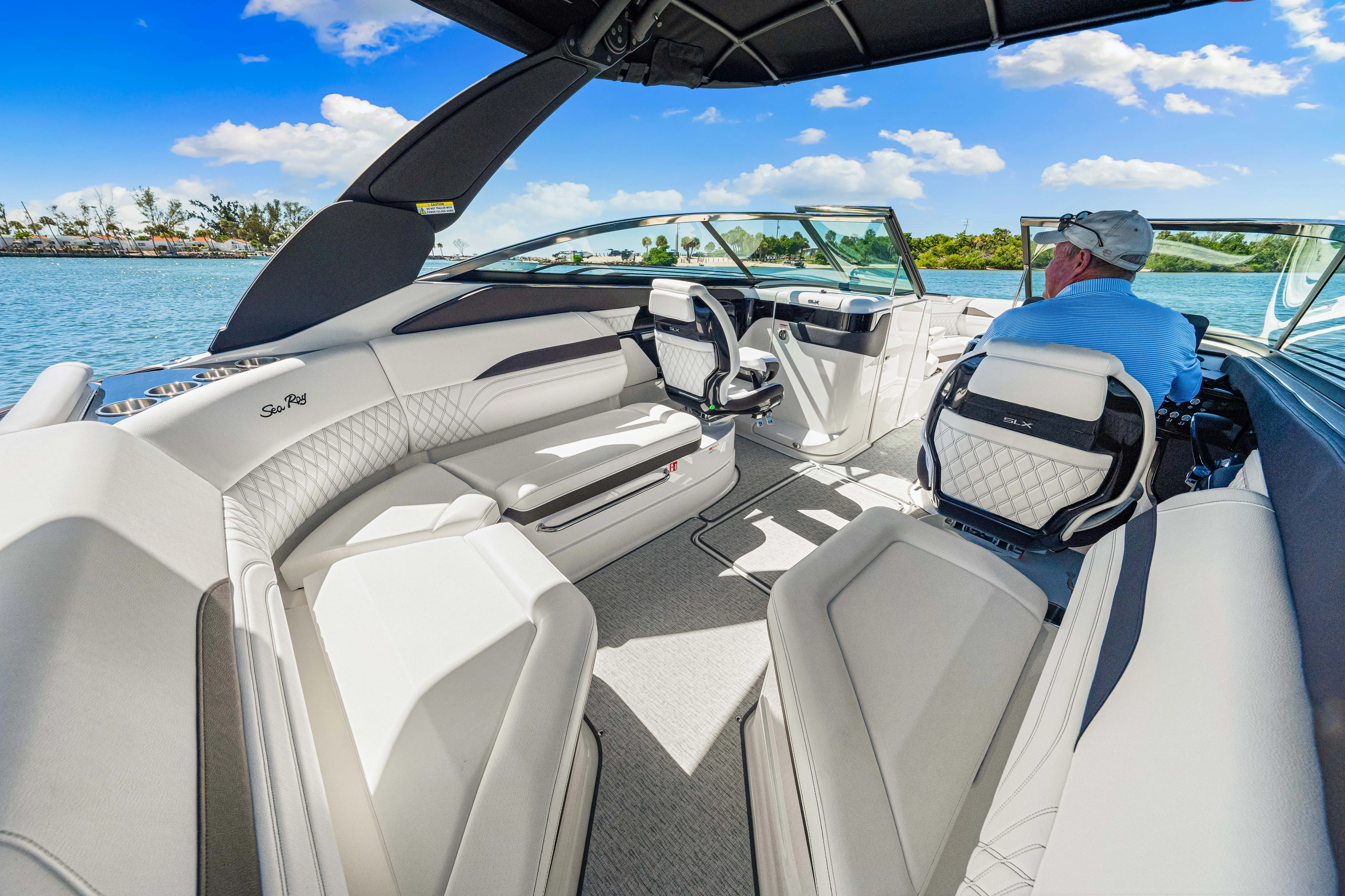 2026 Sea Ray SLX 260 Outboard Image Thumbnail #27