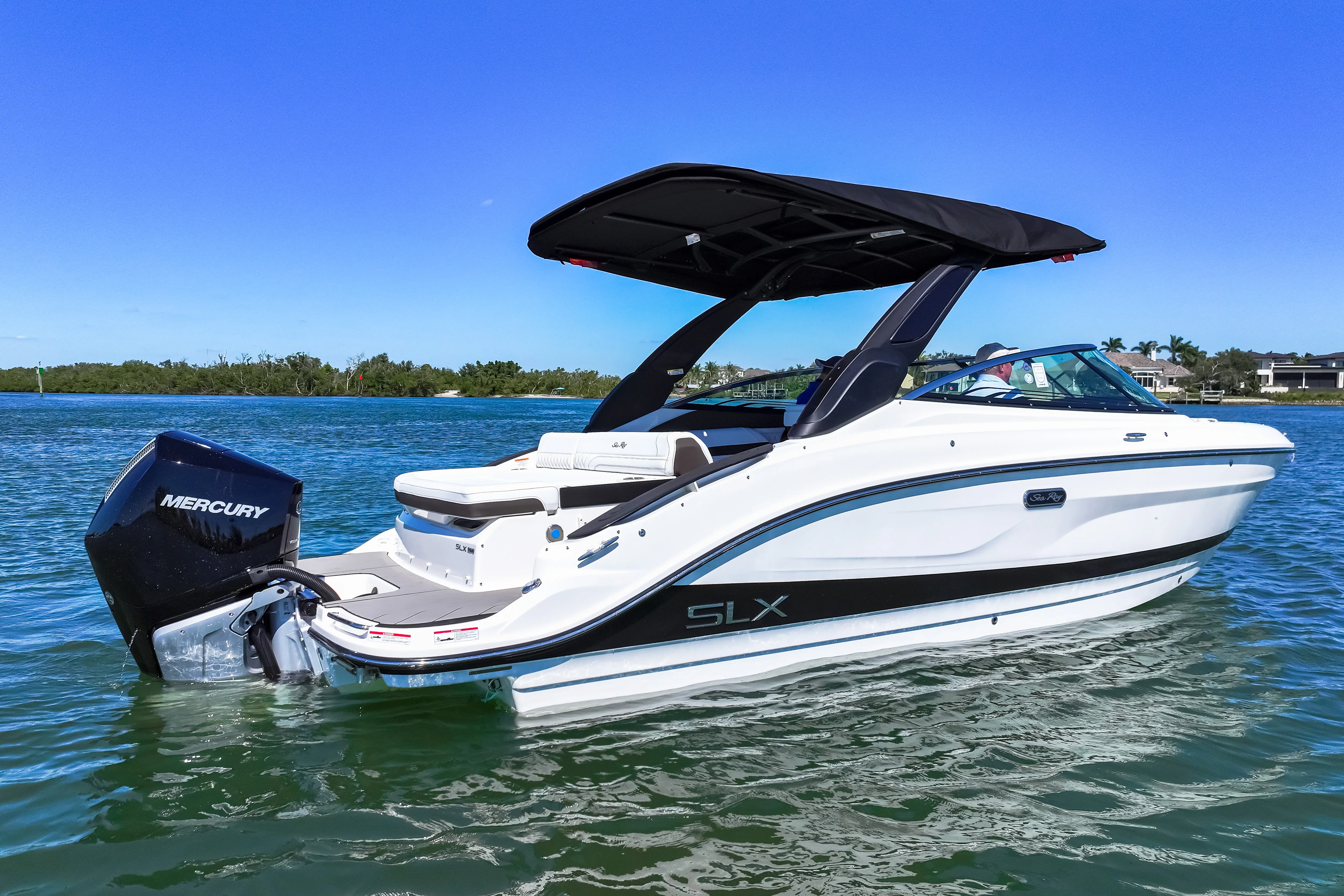 2026 Sea Ray SLX 260 Outboard Image Thumbnail #1