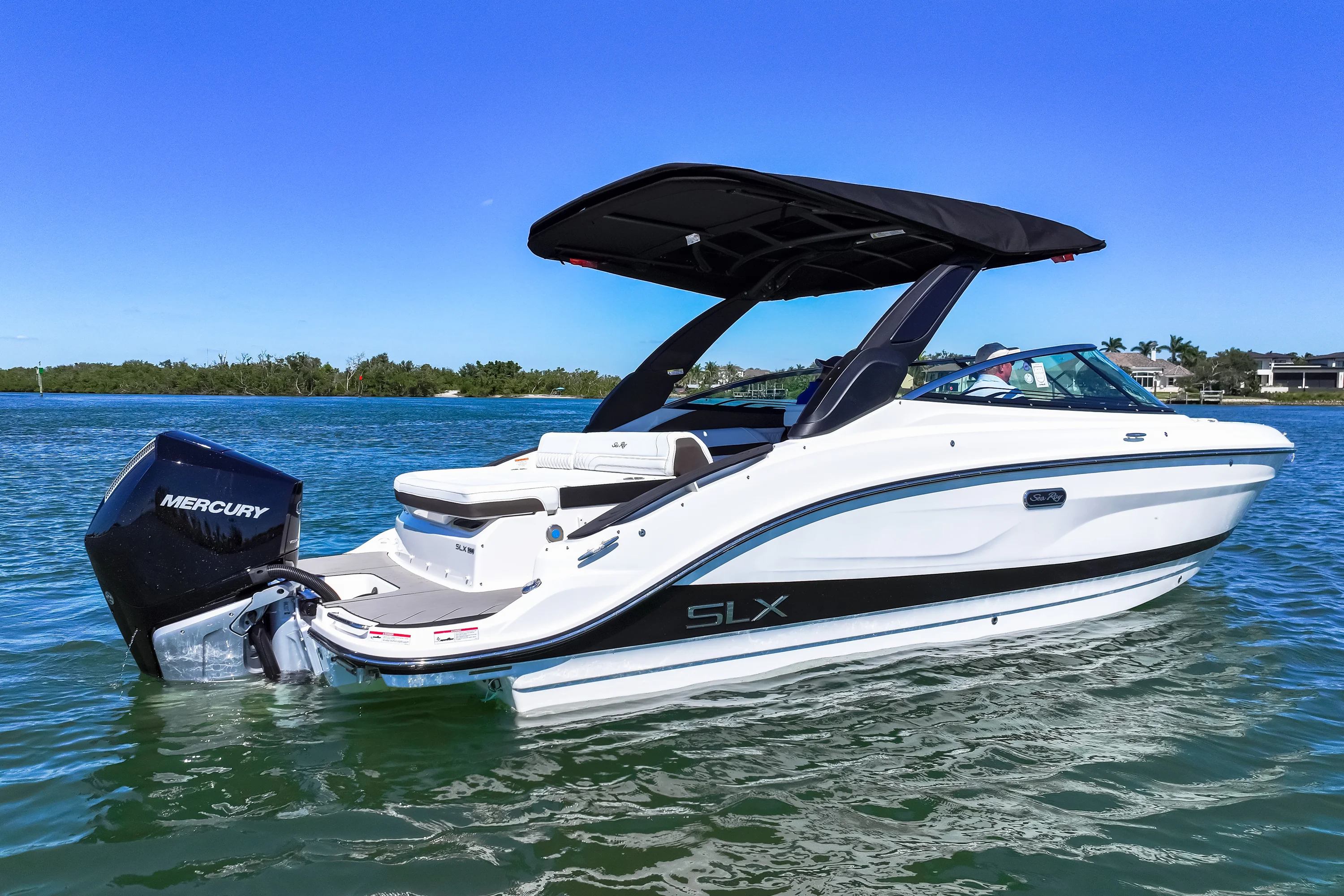 2026 Sea Ray SLX 260 Outboard Image Thumbnail #1