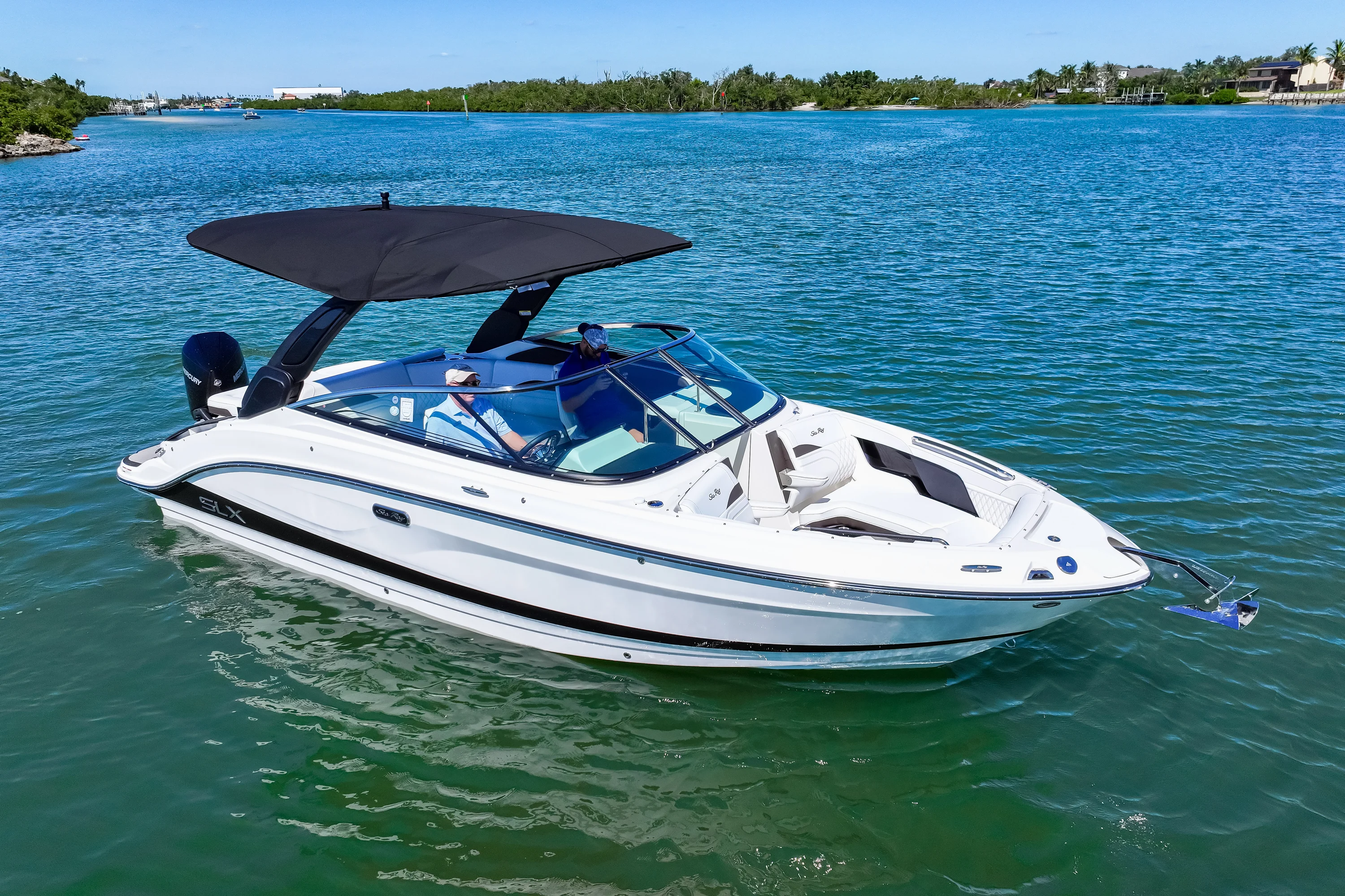 2026 Sea Ray SLX 260 Outboard Image Thumbnail #11