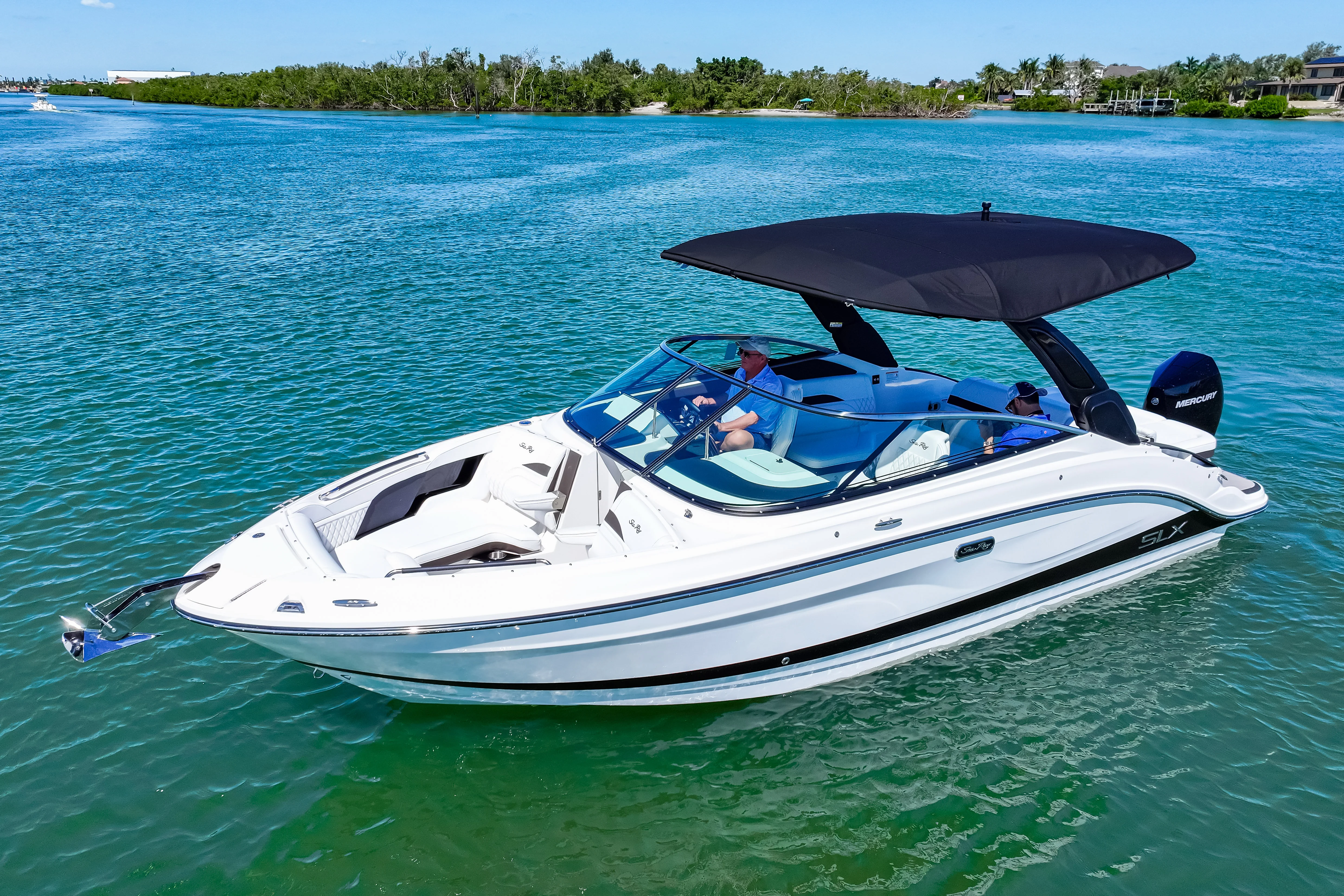 2026 Sea Ray SLX 260 Outboard Image Thumbnail #9