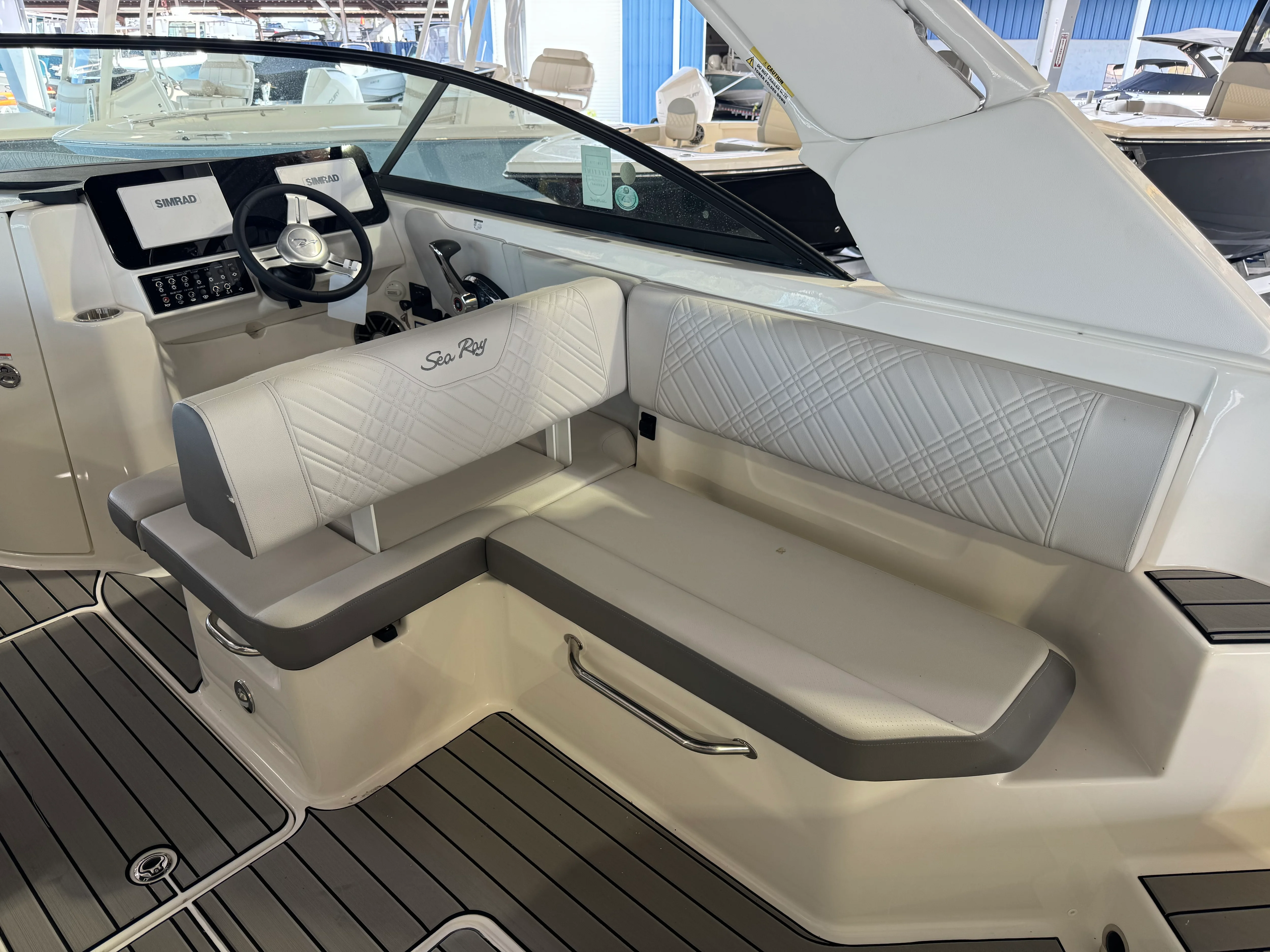 2026 Sea Ray SDX 270 Outboard Image Thumbnail #7