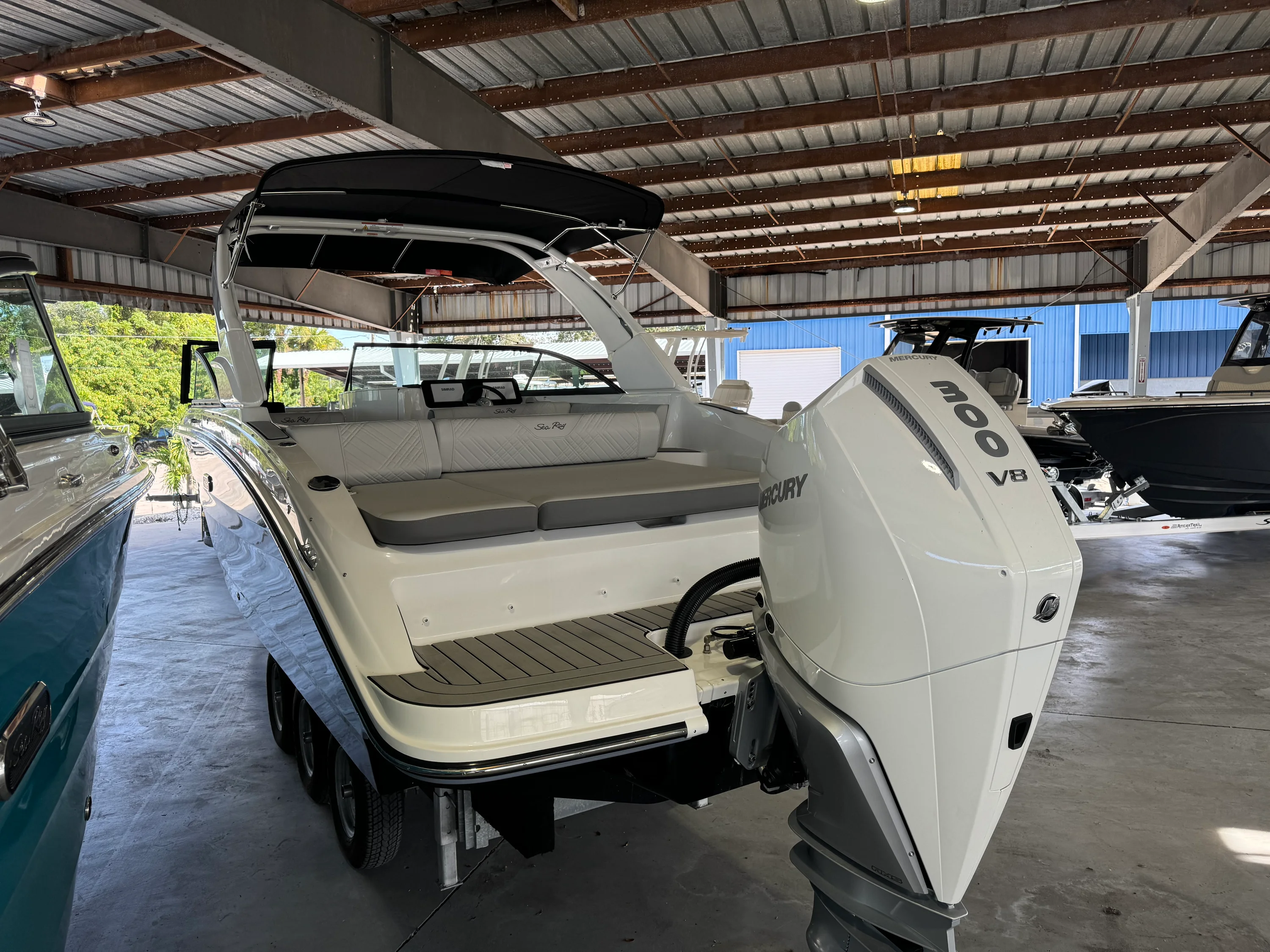 2026 Sea Ray SDX 270 Outboard Image Thumbnail #3