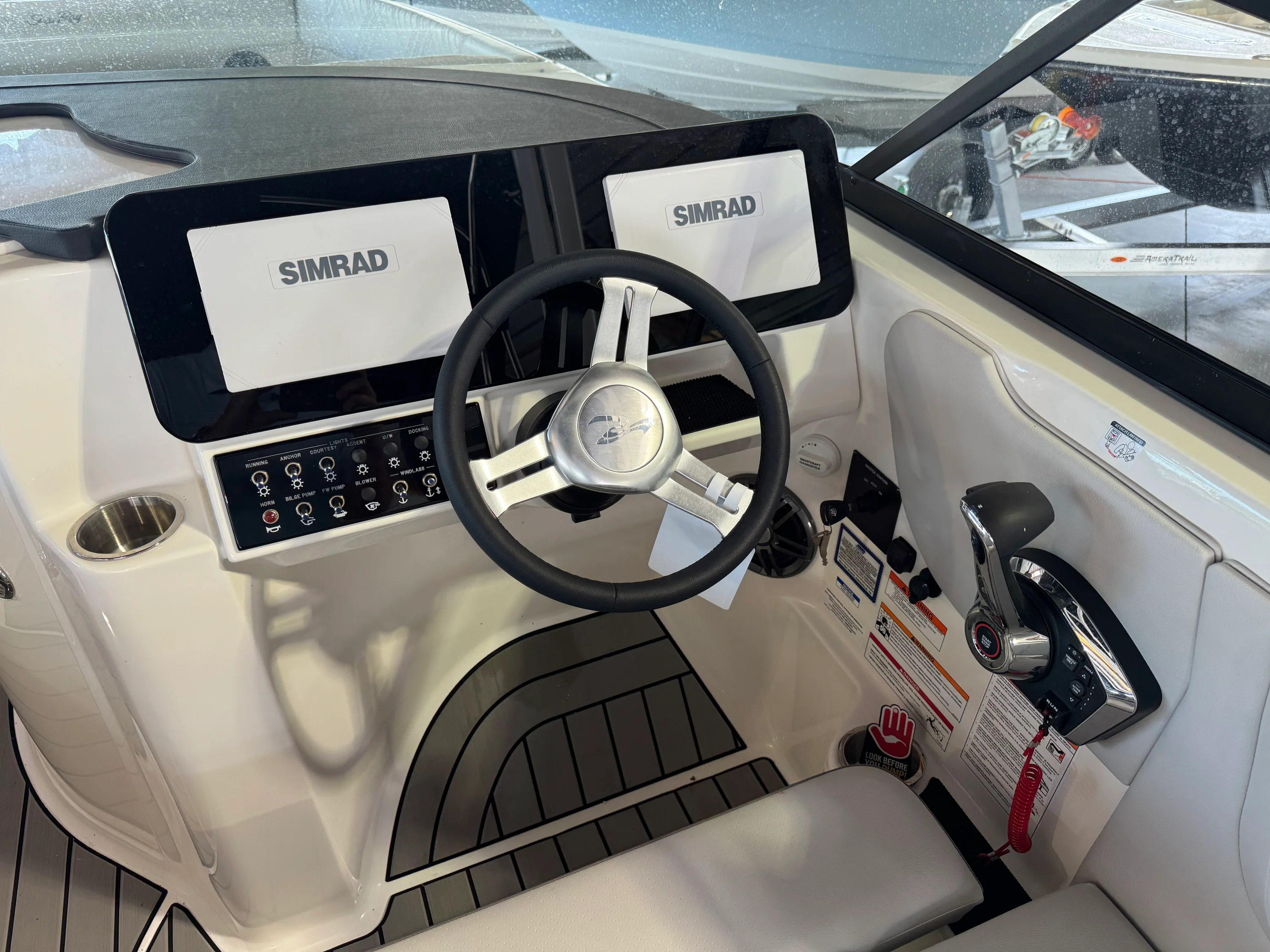 2026 Sea Ray SDX 270 Outboard Image Thumbnail #10