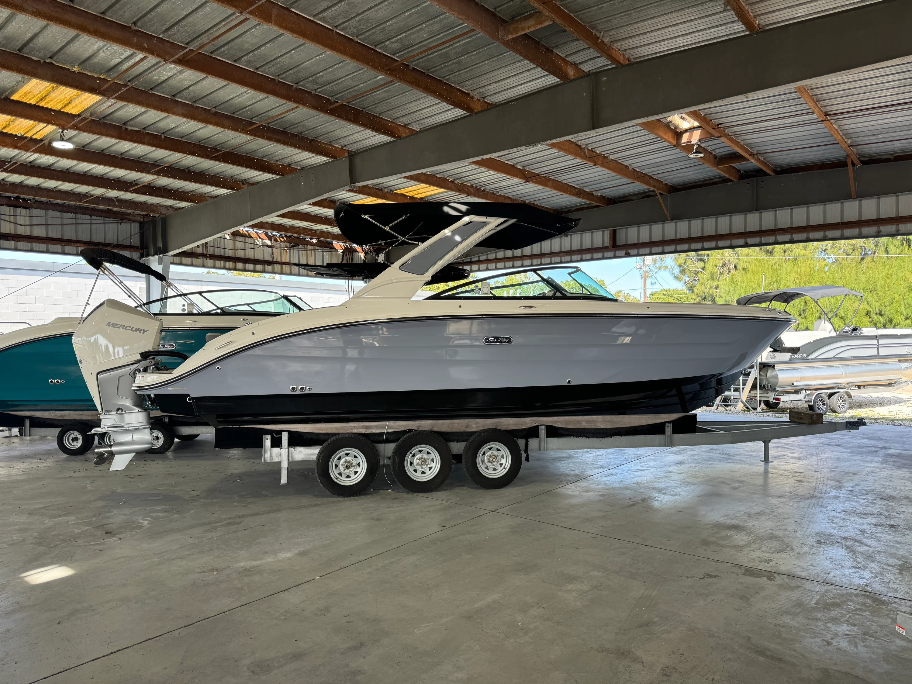 2026 Sea Ray SDX 270 Outboard Image Thumbnail #2