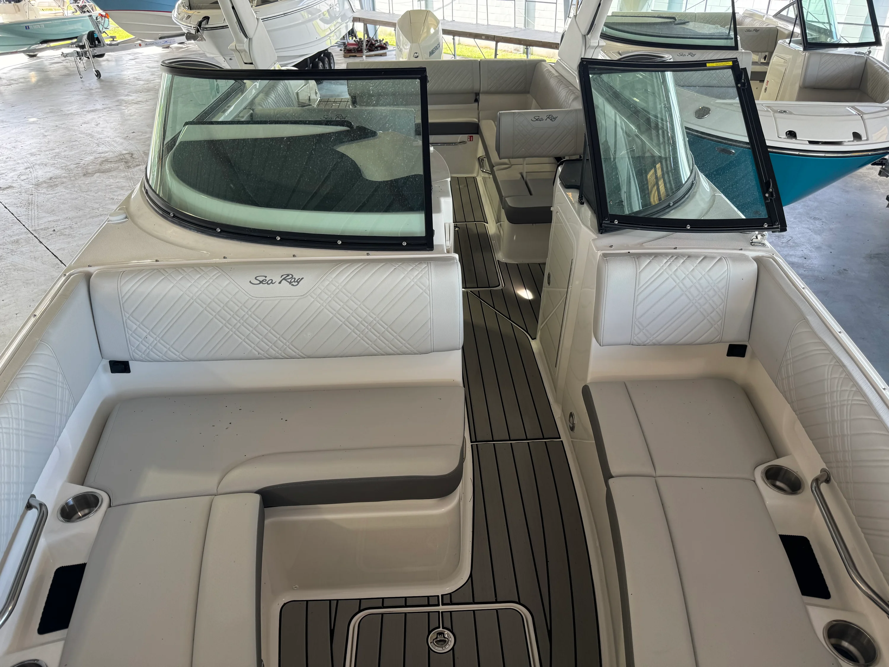 2026 Sea Ray SDX 270 Outboard Image Thumbnail #14