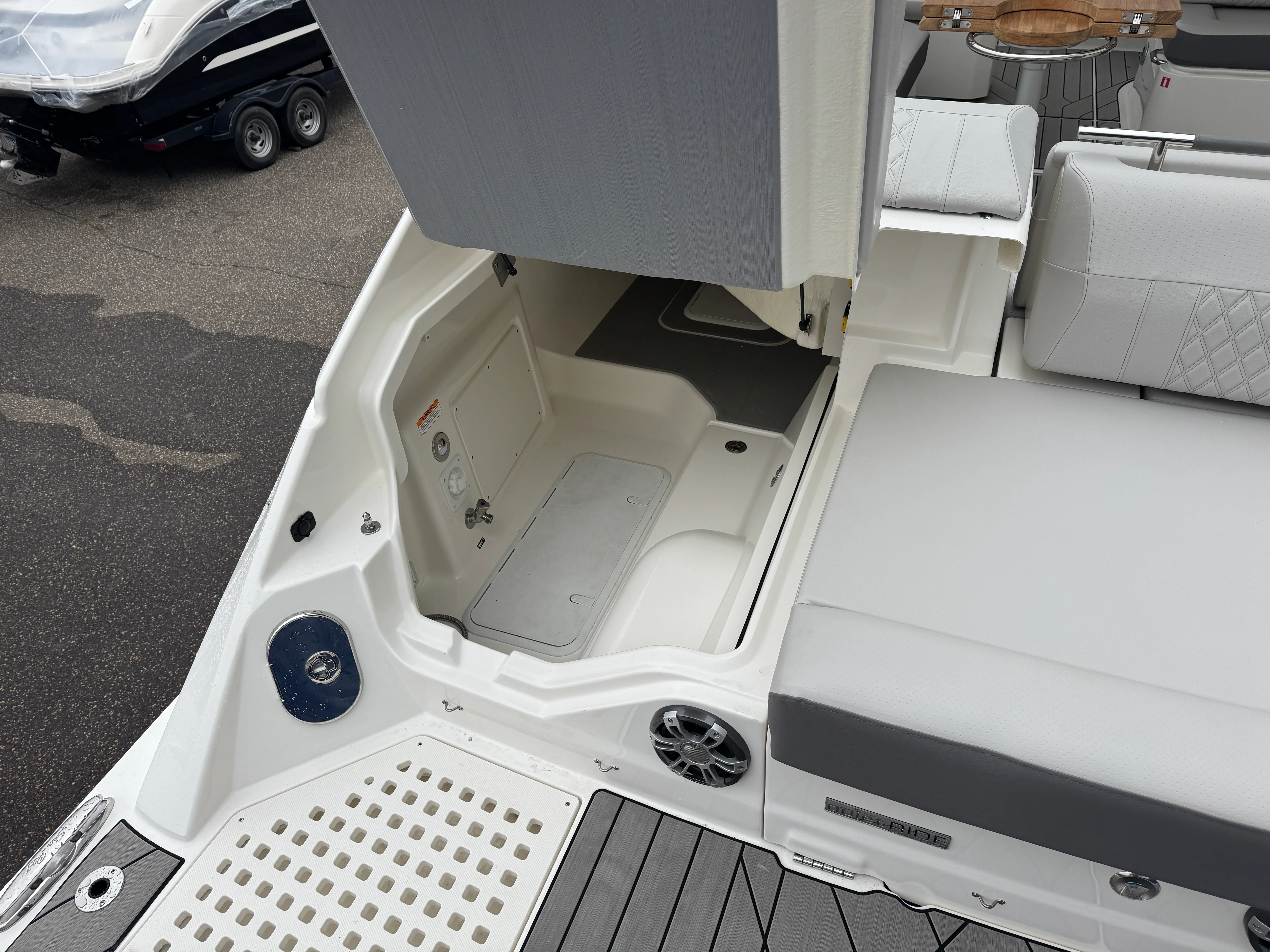 2026 Sea Ray SLX 400 Image Thumbnail #8