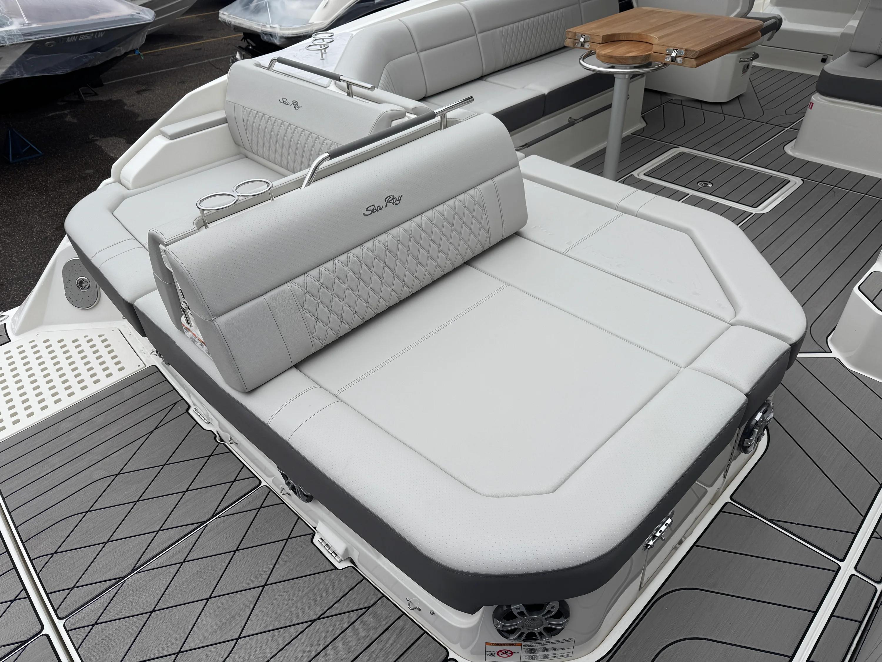 2026 Sea Ray SLX 400 Image Thumbnail #11