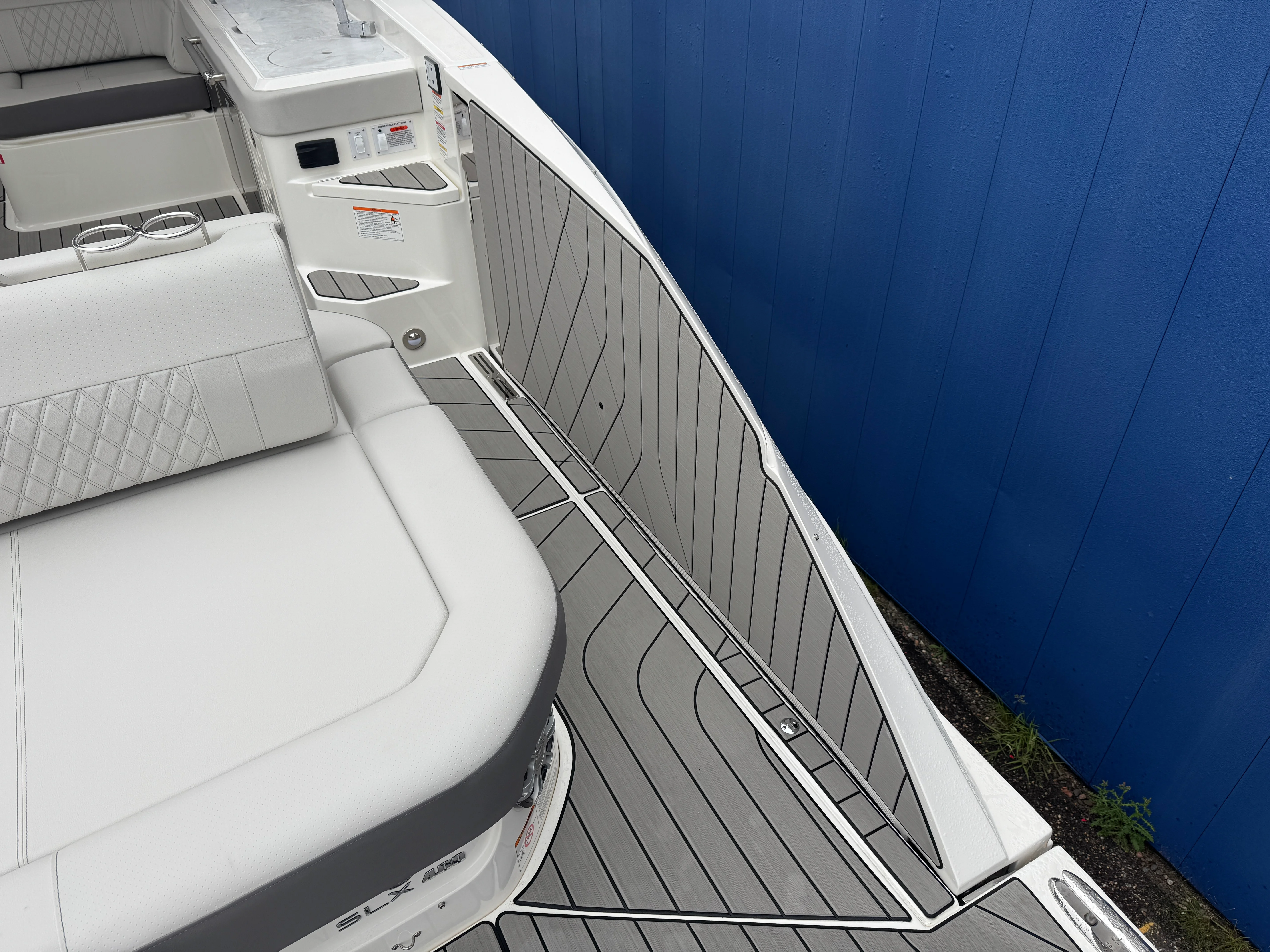2026 Sea Ray SLX 400 Image Thumbnail #12