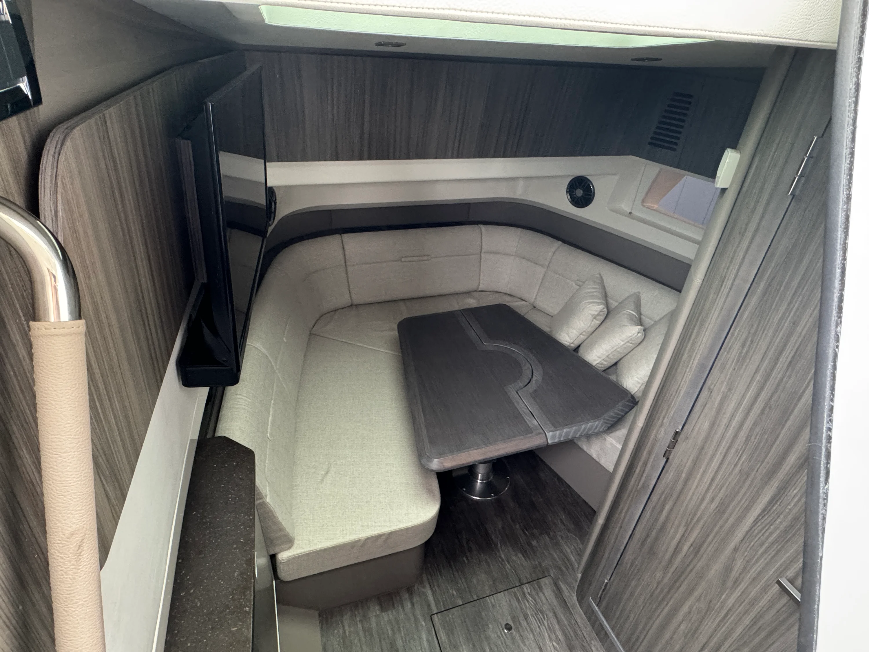 2026 Sea Ray SLX 400 Image Thumbnail #38