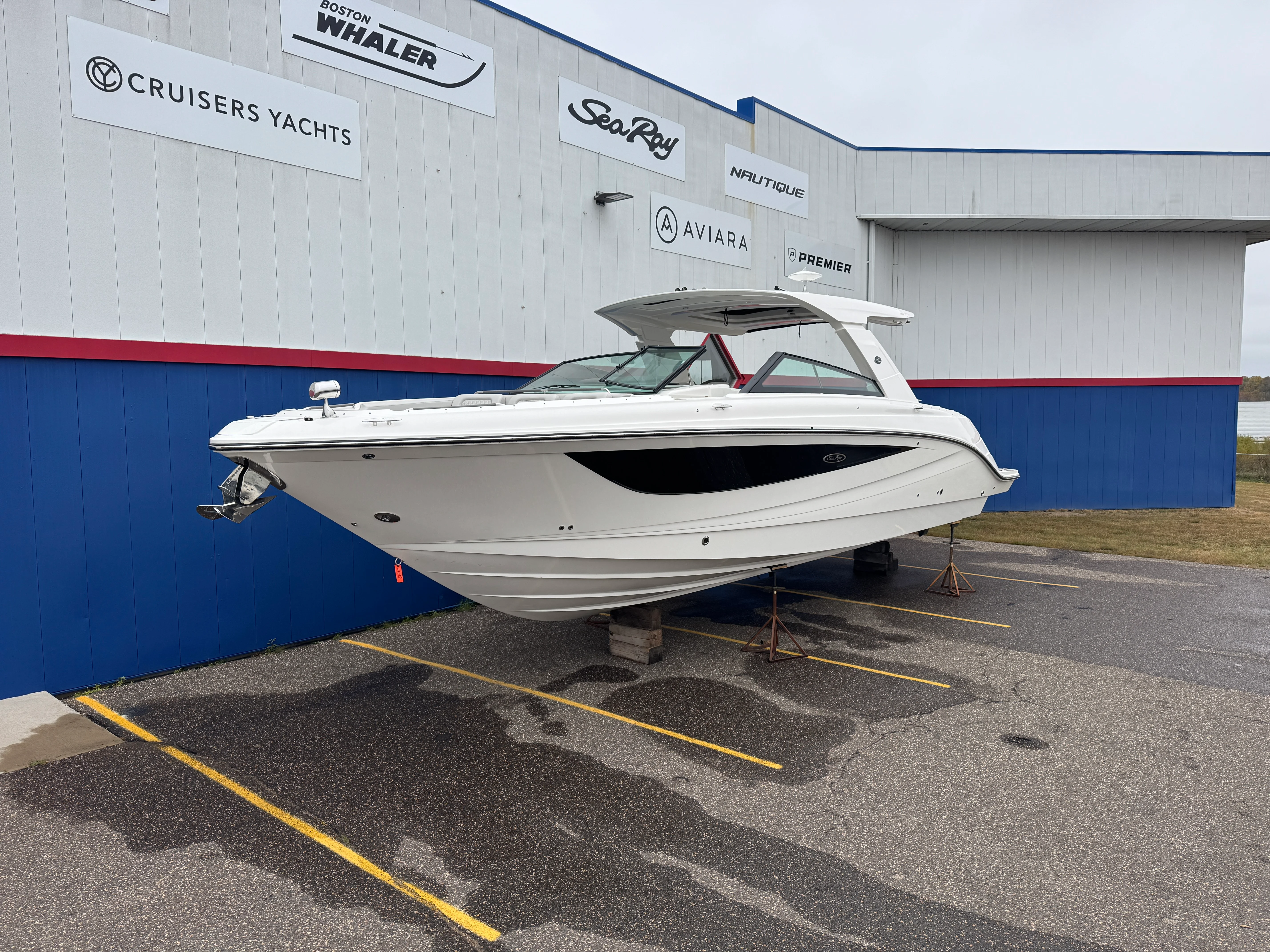 2026 Sea Ray SLX 400 Image Thumbnail #0