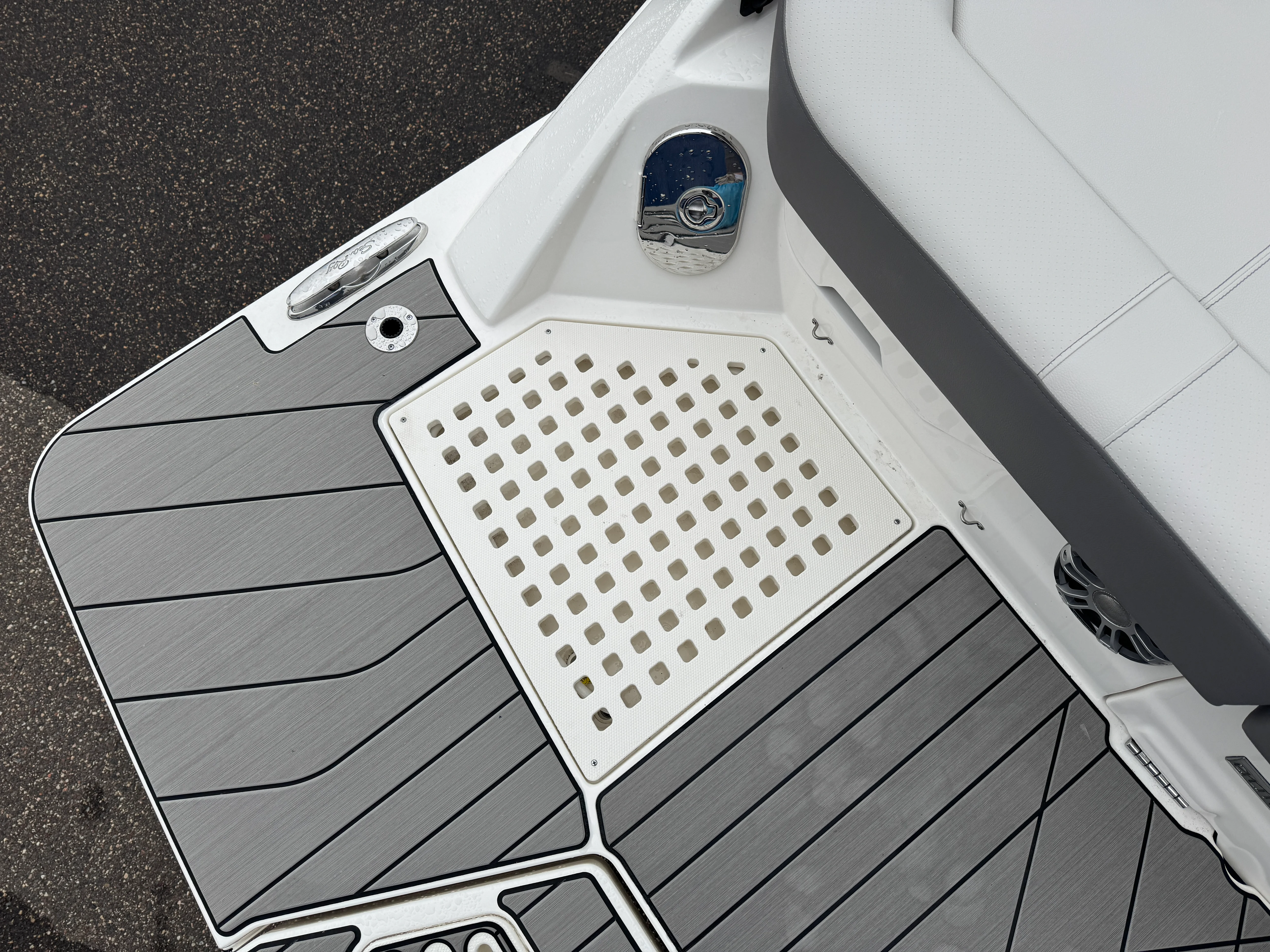 2026 Sea Ray SLX 400 Image Thumbnail #7