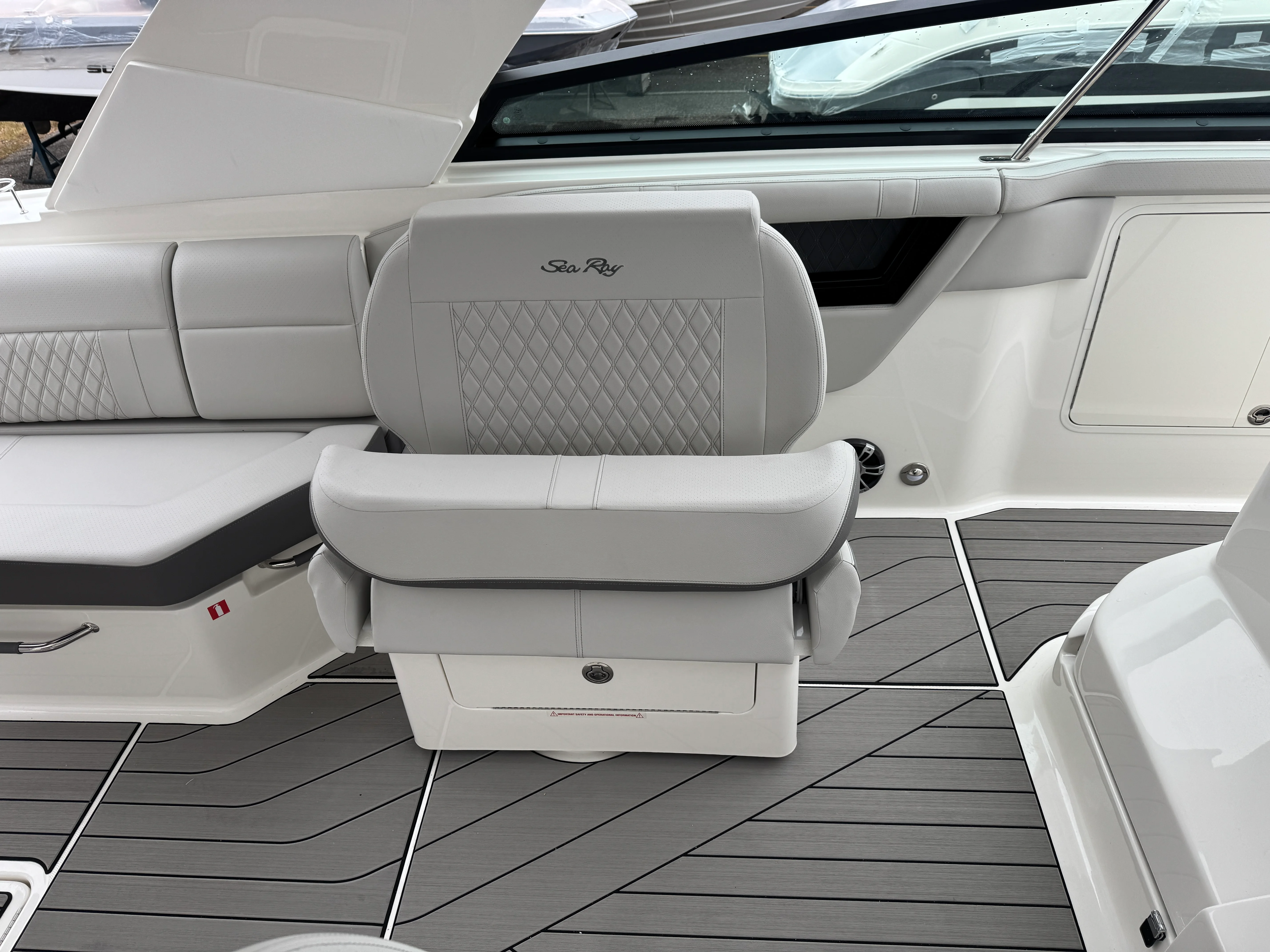 2026 Sea Ray SLX 400 Image Thumbnail #32