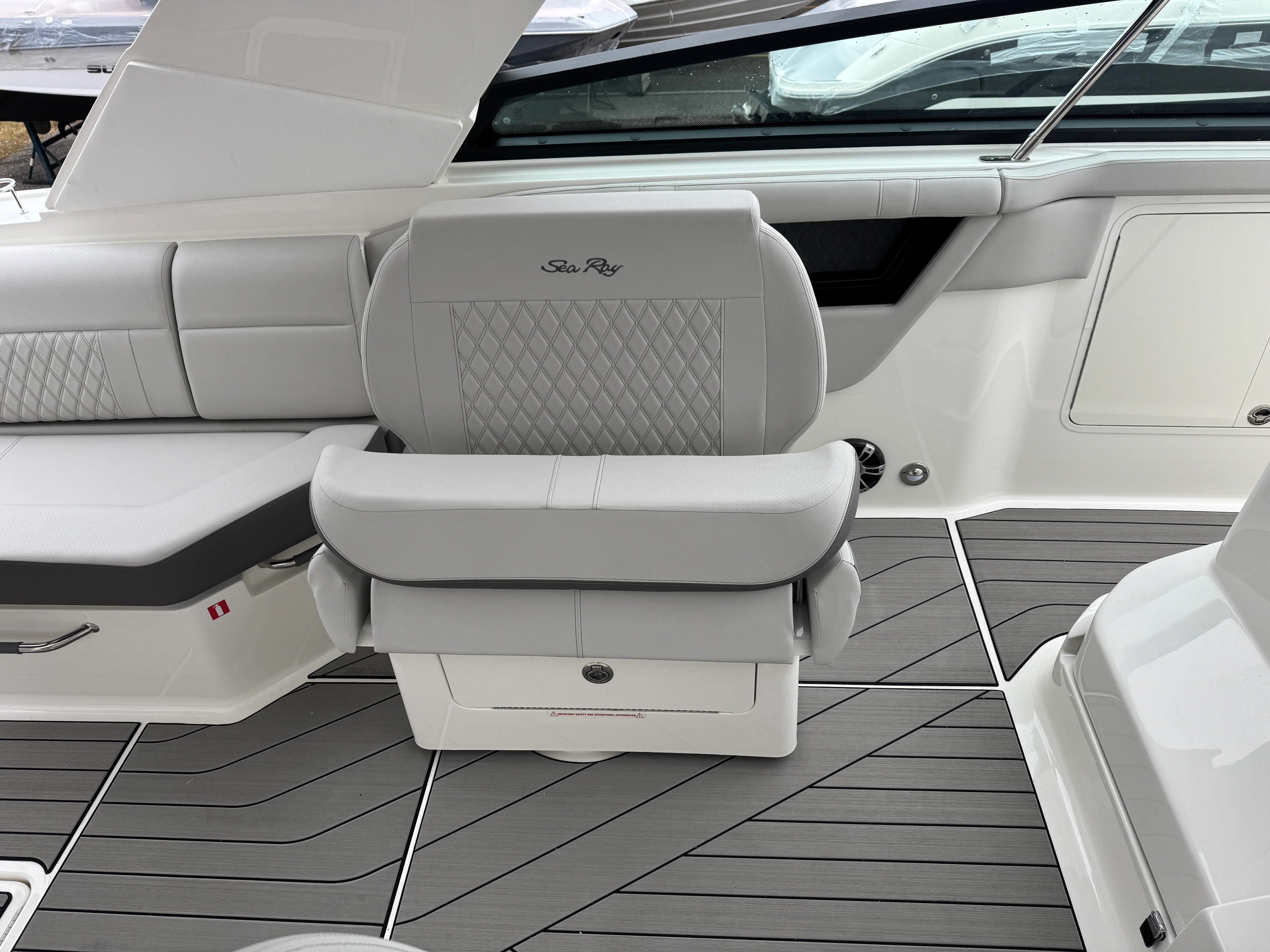 2026 Sea Ray SLX 400 Image Thumbnail #32