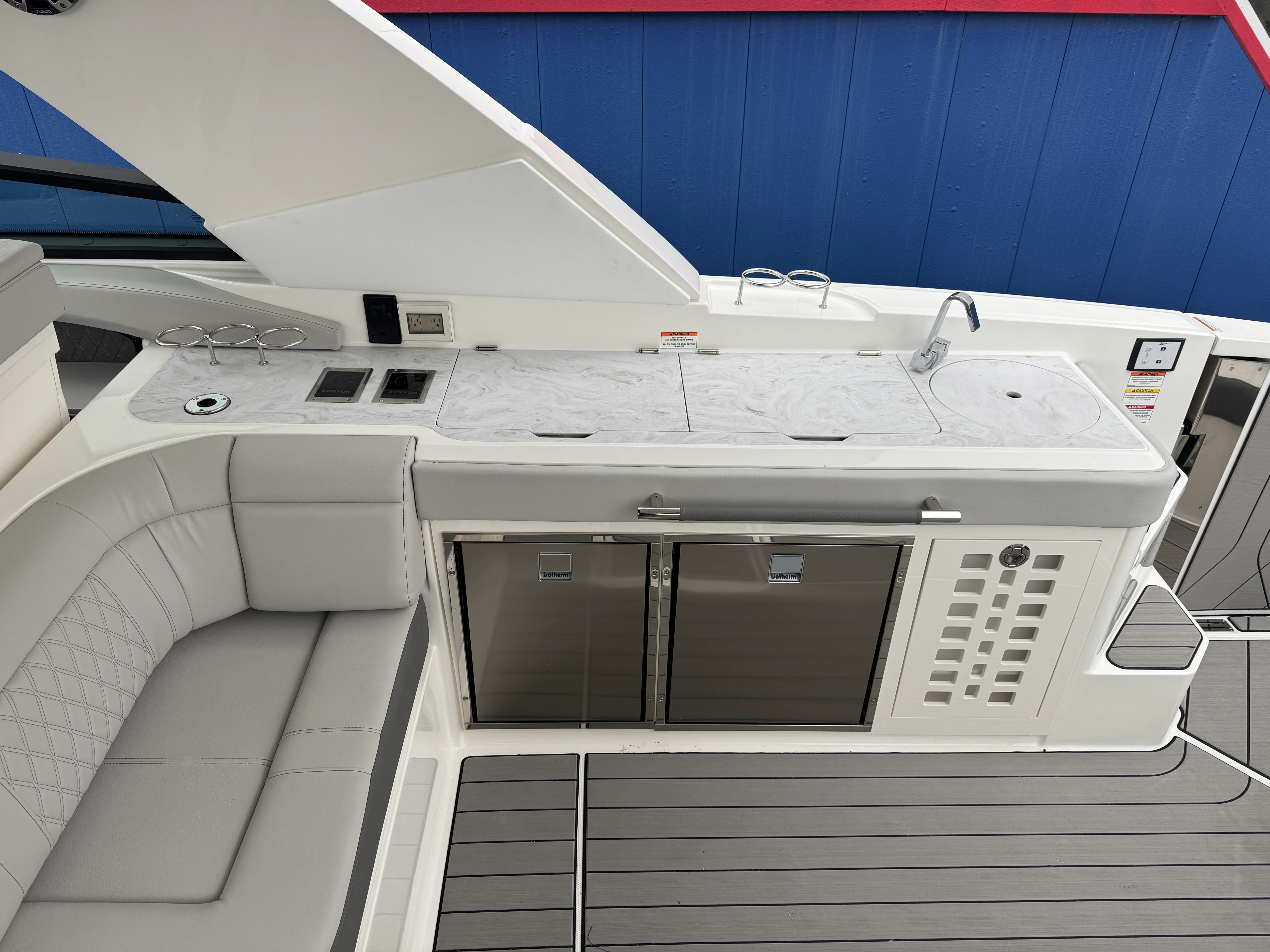 2026 Sea Ray SLX 400 Image Thumbnail #19