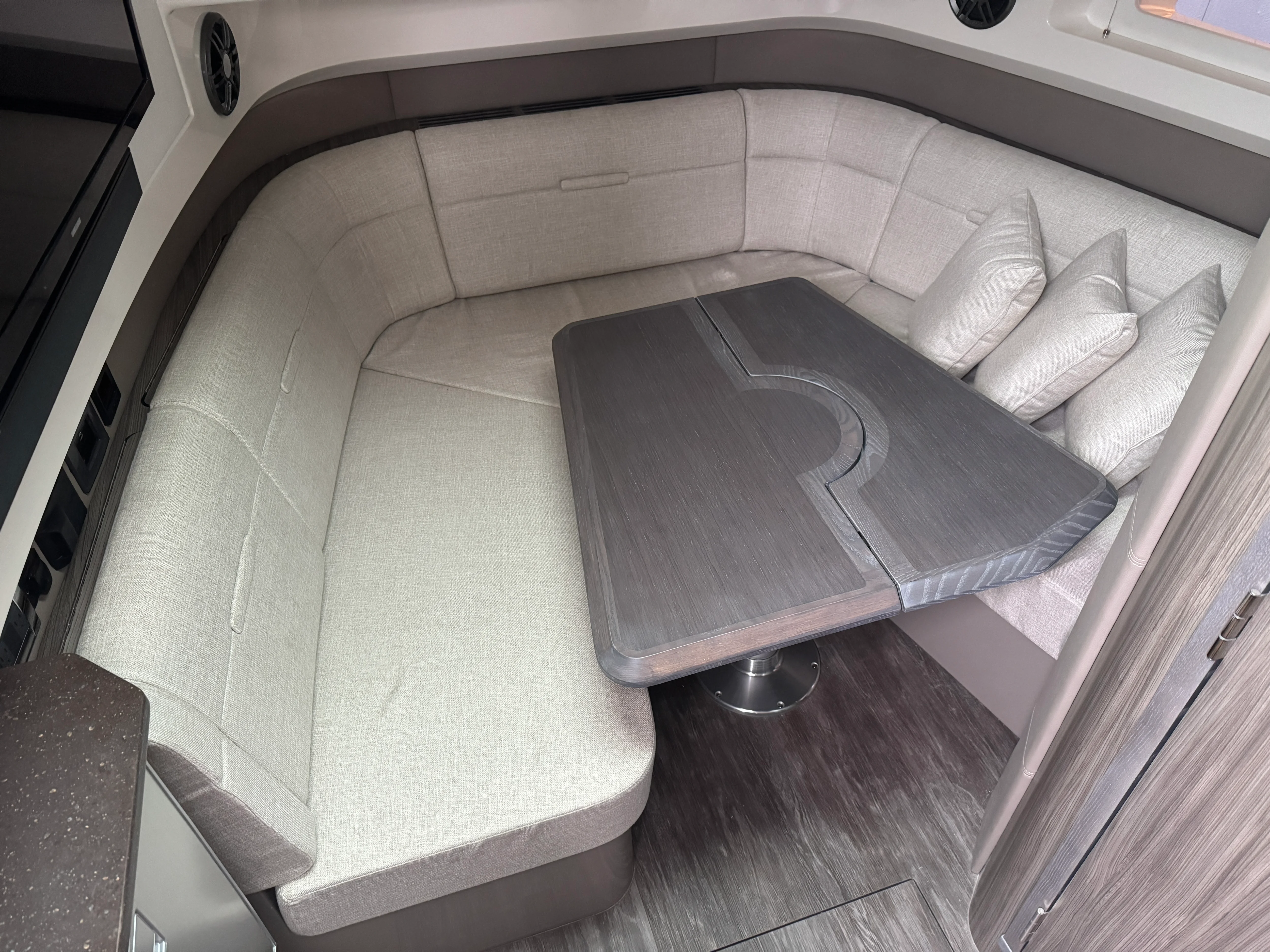 2026 Sea Ray SLX 400 Image Thumbnail #39