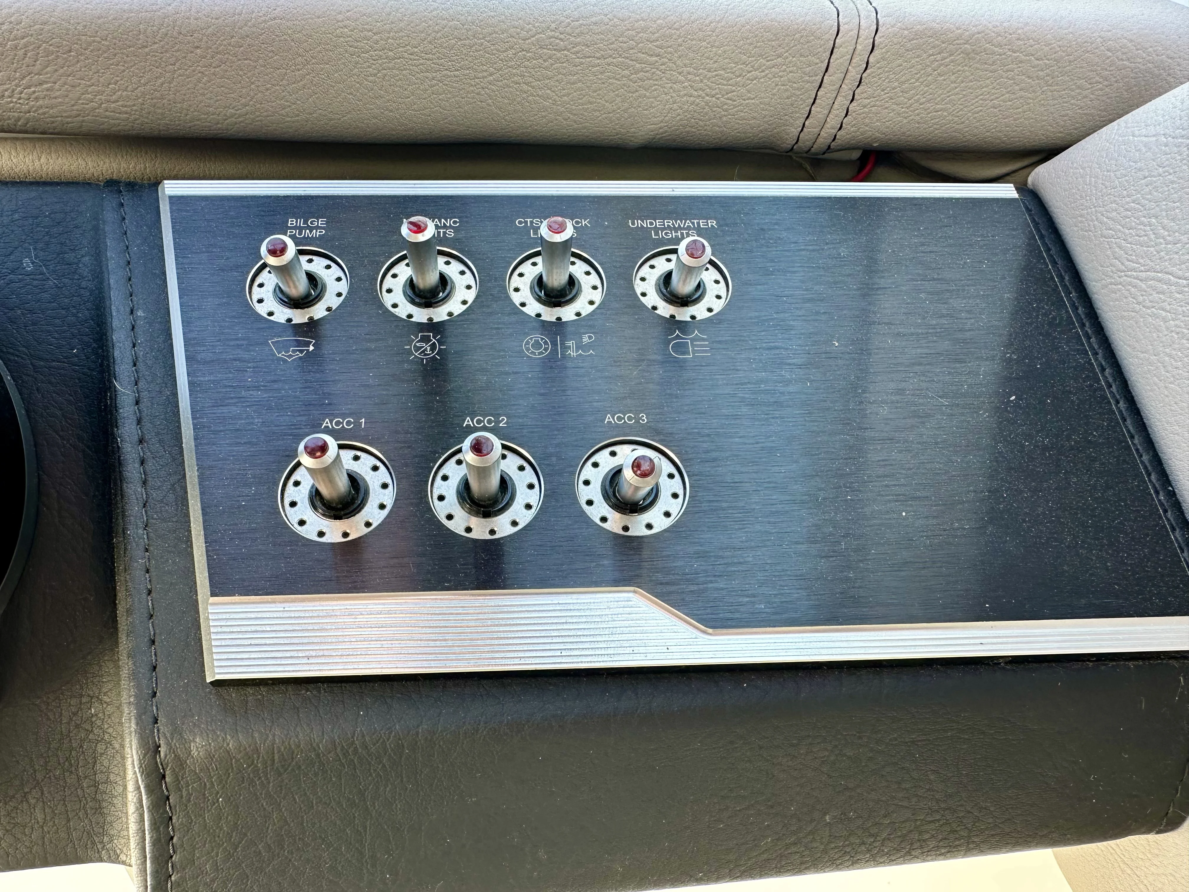 2021 Four Winns HD3 Image Thumbnail #31