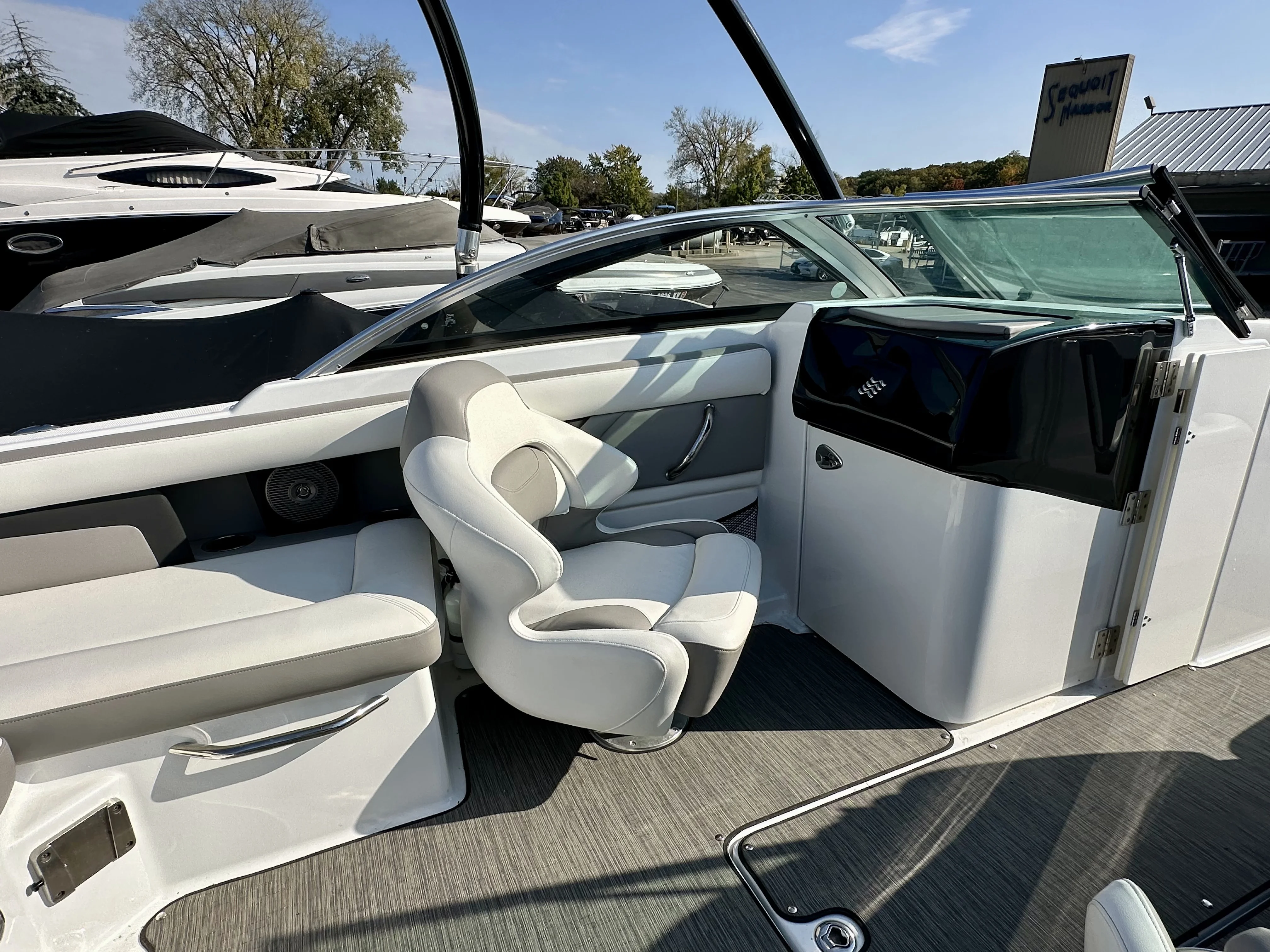 2021 Four Winns HD3 Image Thumbnail #25