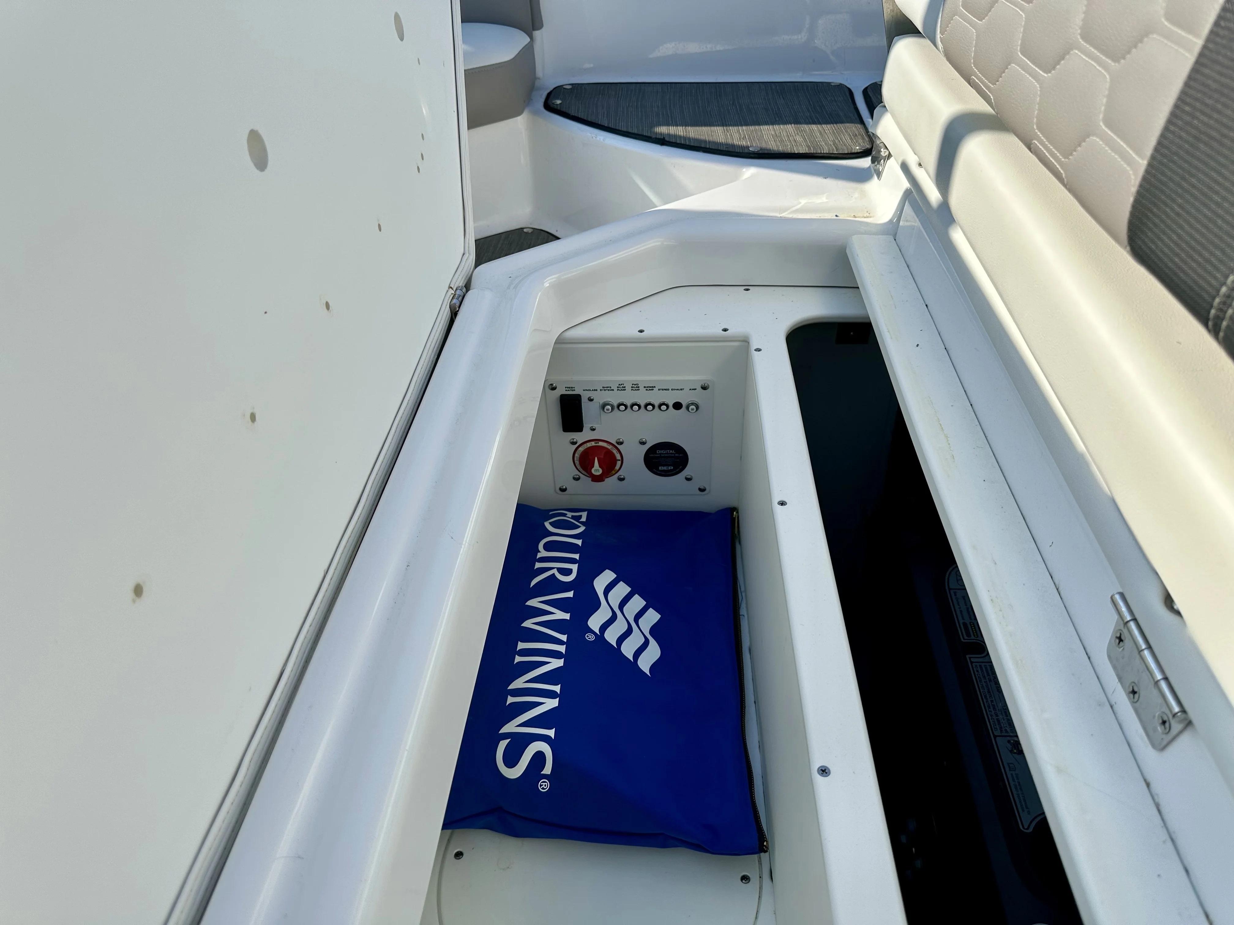 2021 Four Winns HD3 Image Thumbnail #48