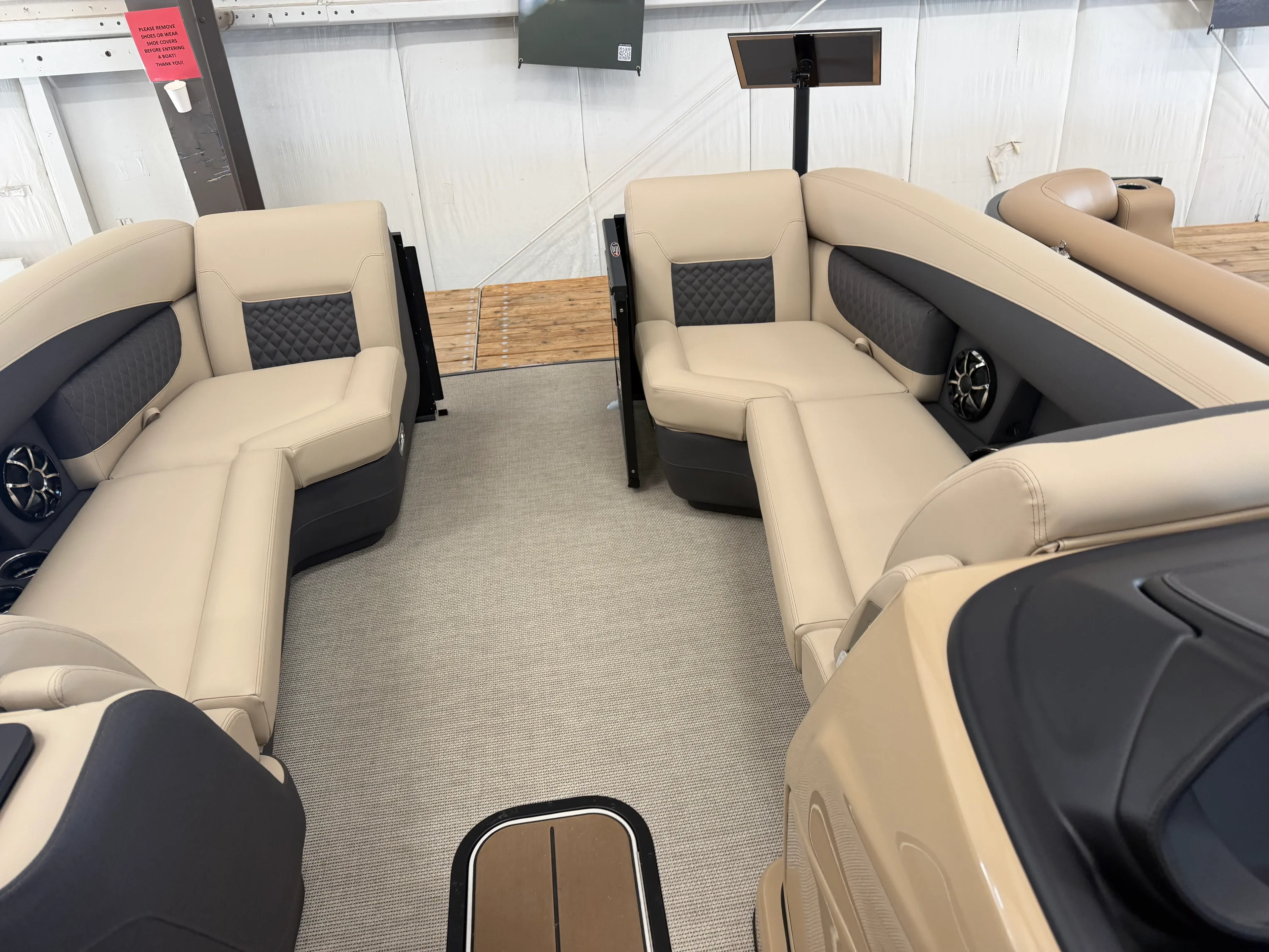2026 Harris Sunliner 230 Image Thumbnail #13